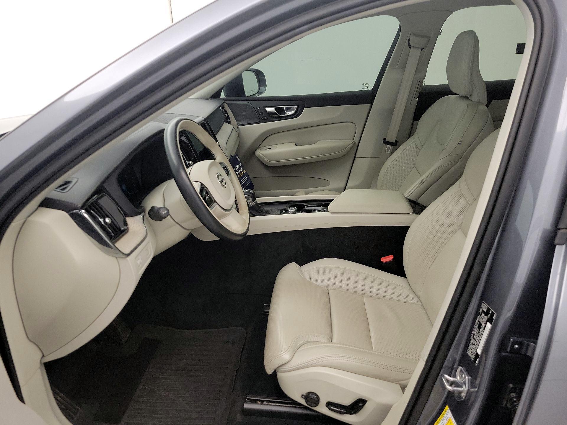 Thumbnail: 2021 Volvo XC60 - 11