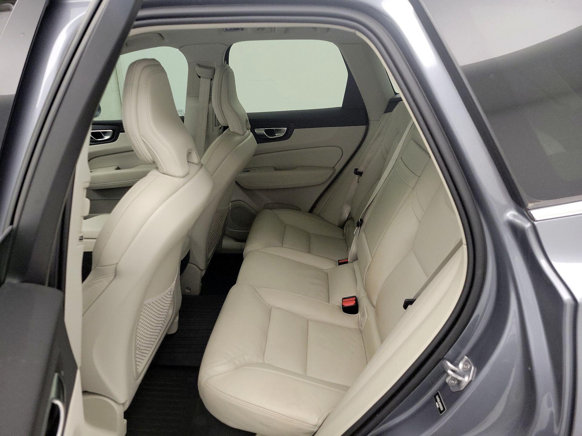 Thumbnail: 2021 Volvo XC60 - 20