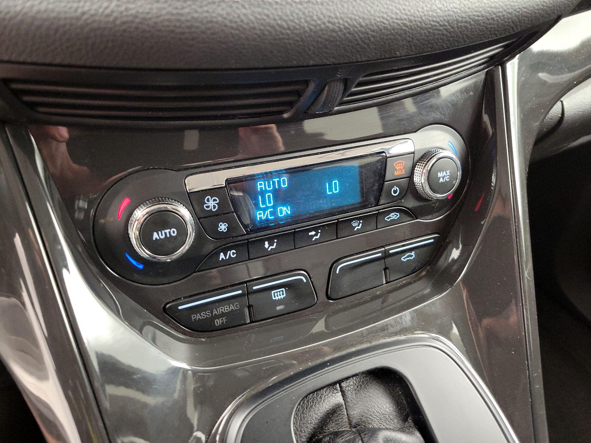 Thumbnail: 2014 Ford Escape - 16