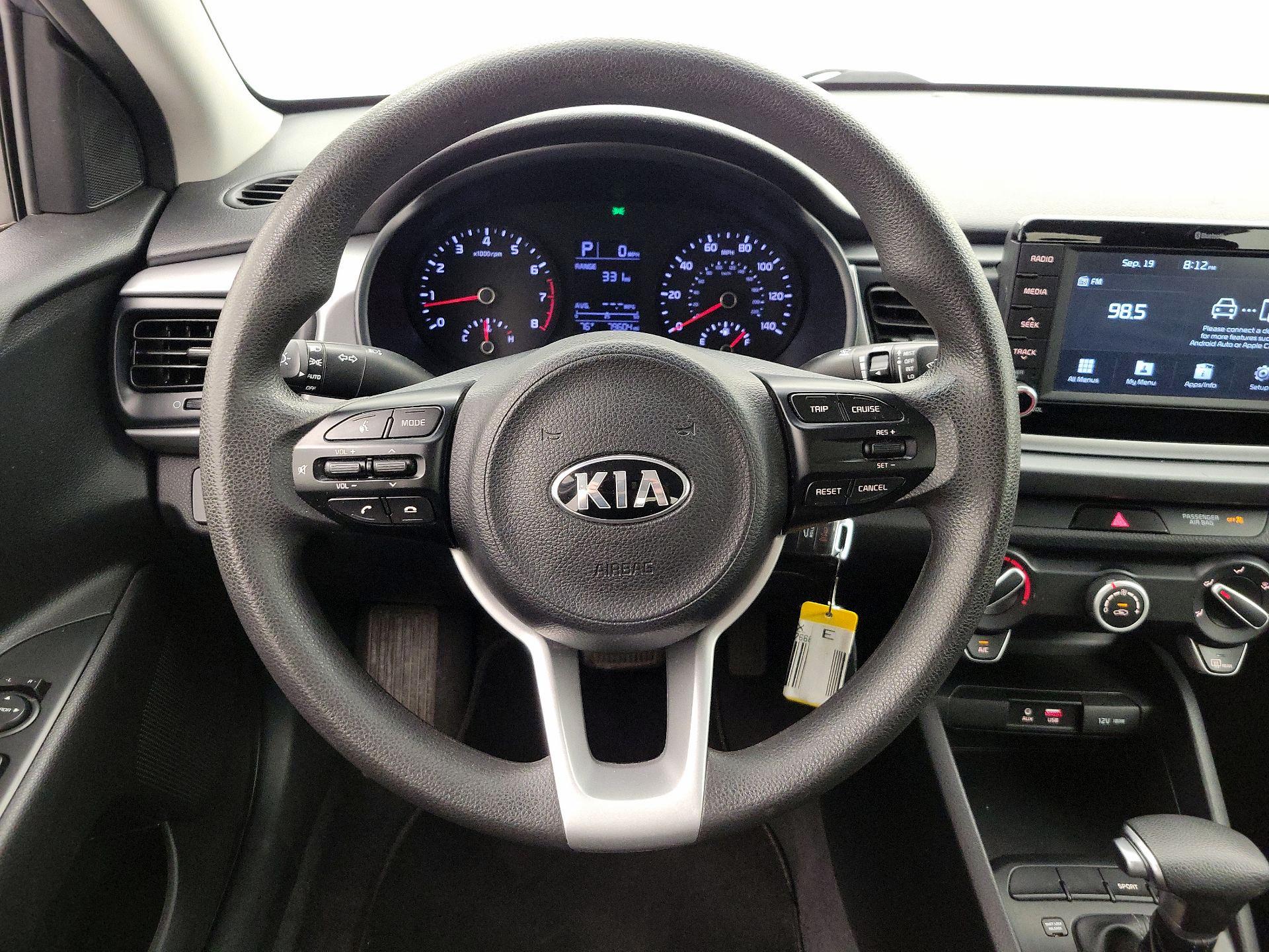 Thumbnail: 2020 Kia Rio - 10
