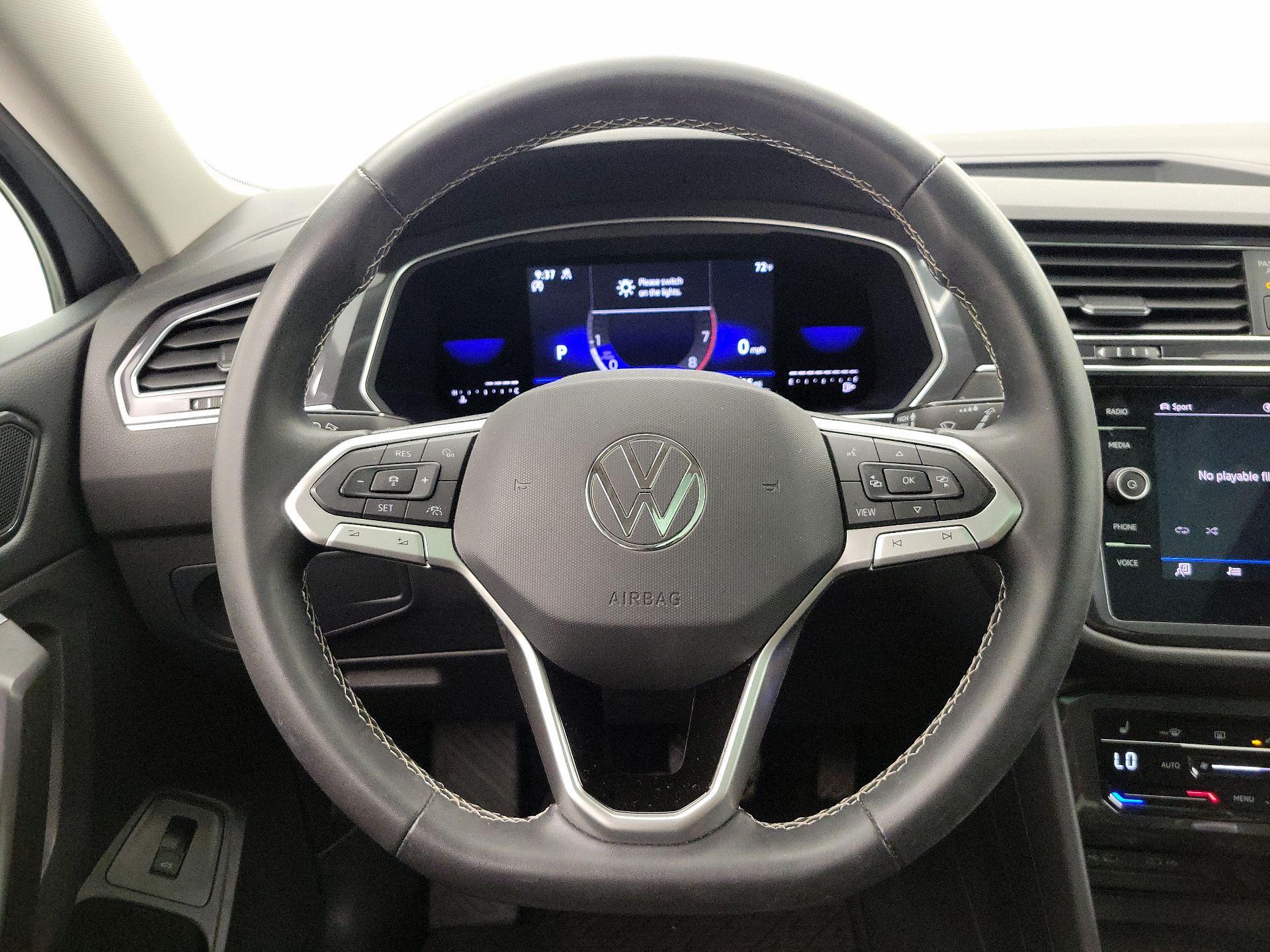 Thumbnail: 2022 Volkswagen Tiguan - 10
