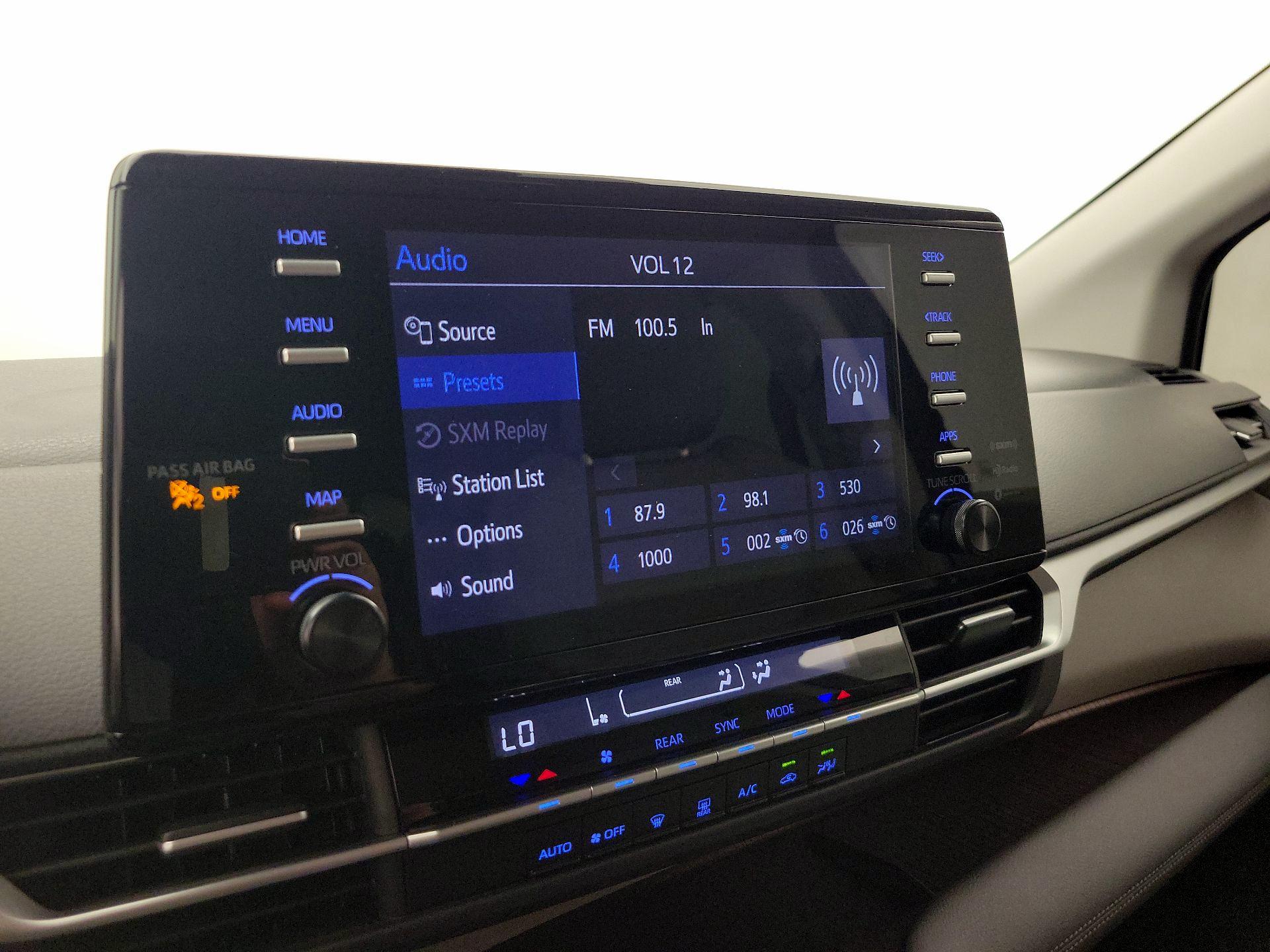 Thumbnail: 2022 Toyota Sienna - 15