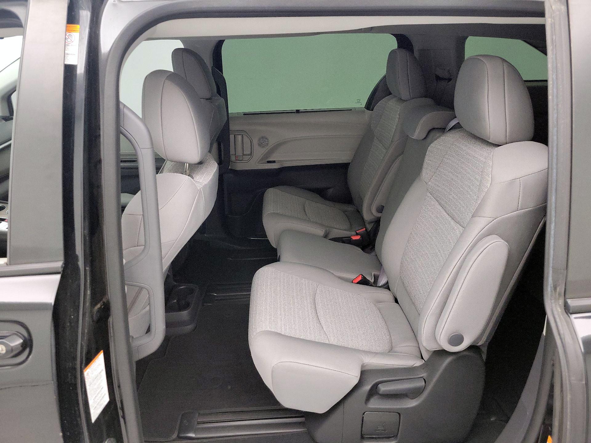Thumbnail: 2022 Toyota Sienna - 19