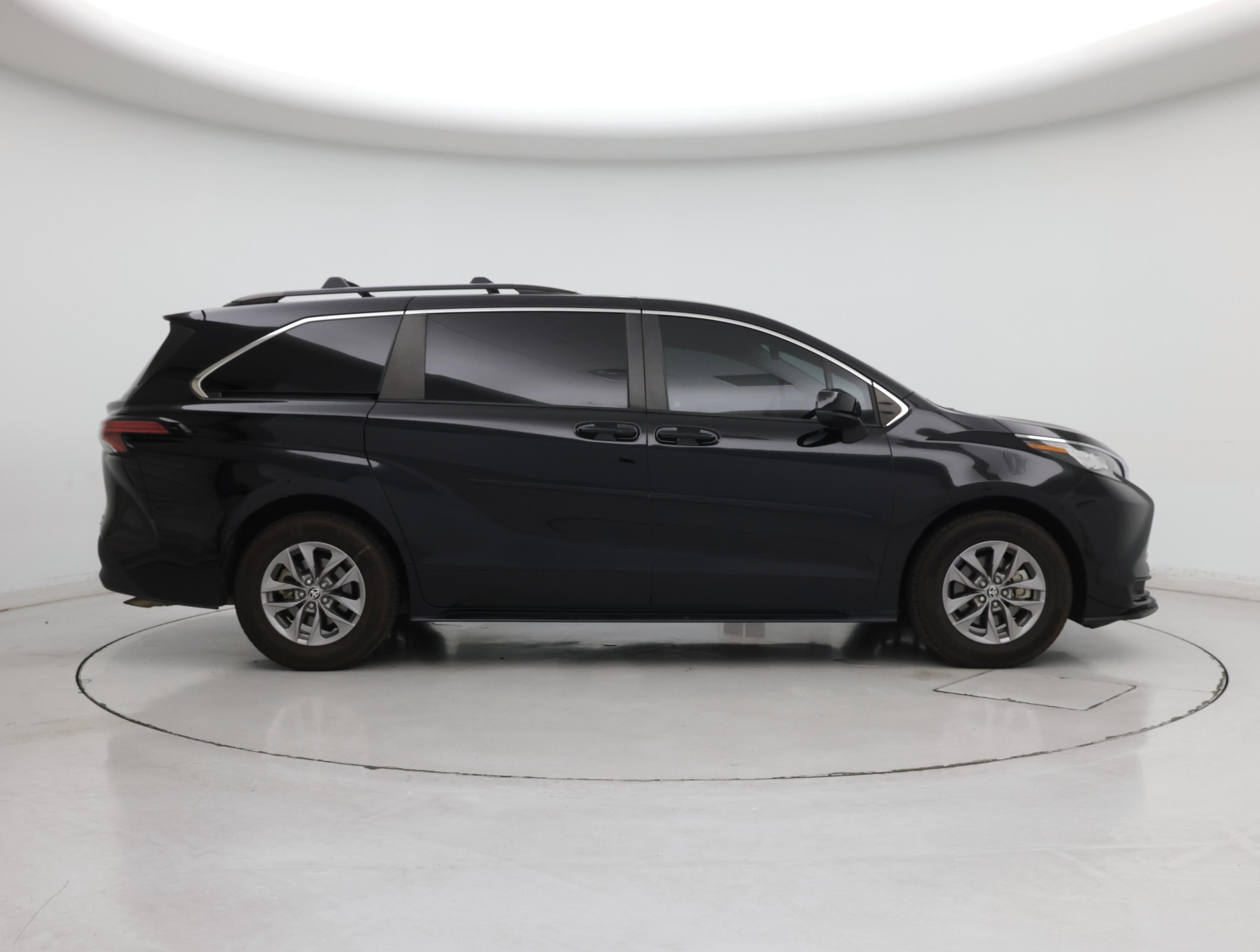 Thumbnail: 2022 Toyota Sienna - 7