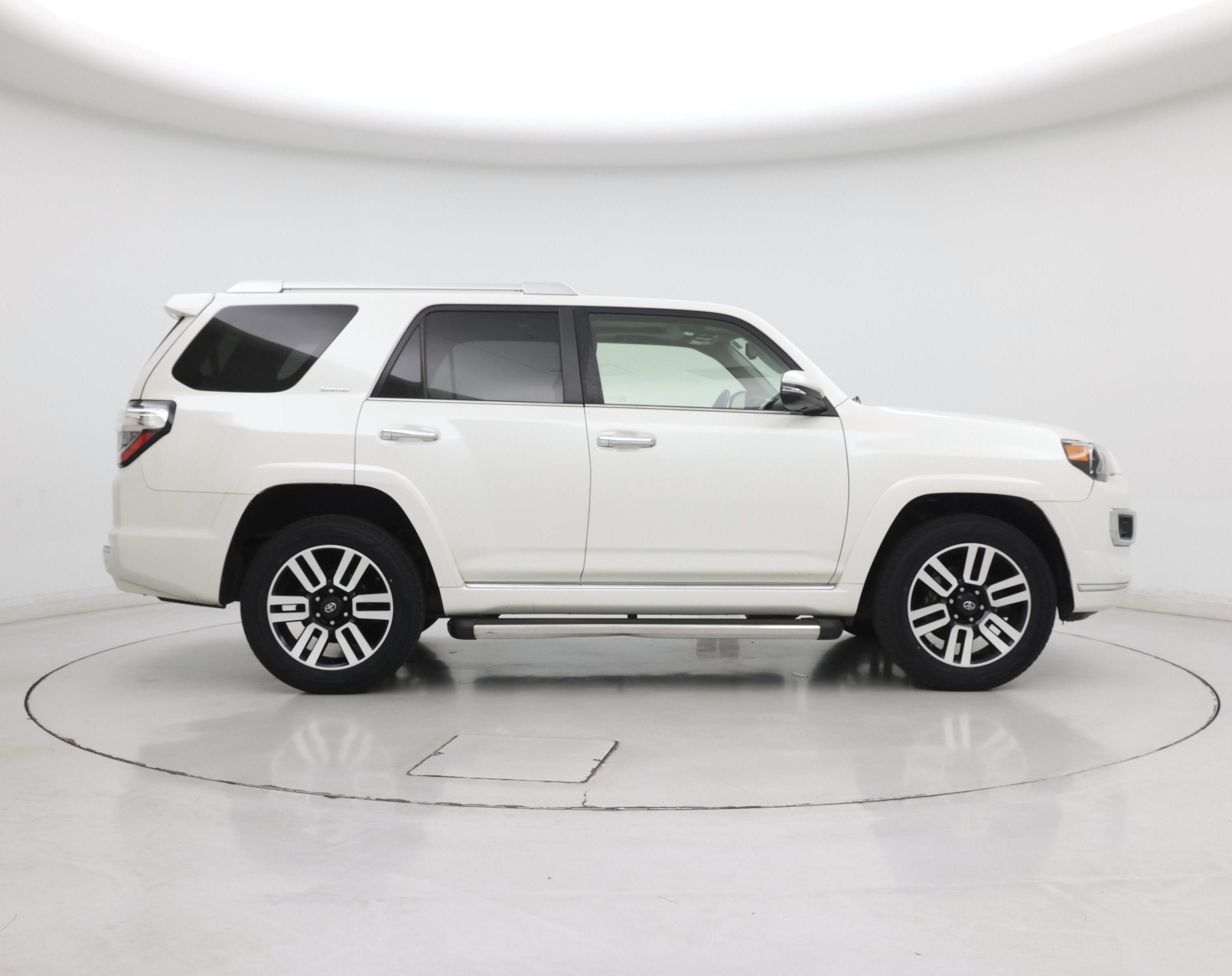 Thumbnail: 2017 Toyota 4Runner - 7
