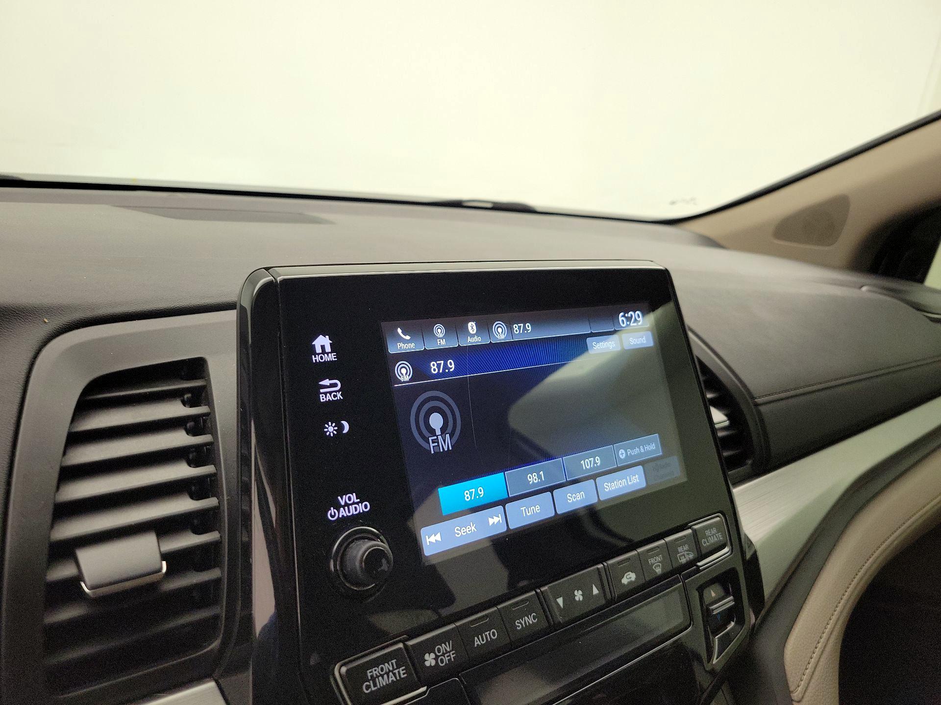 Thumbnail: 2019 Honda Odyssey - 15