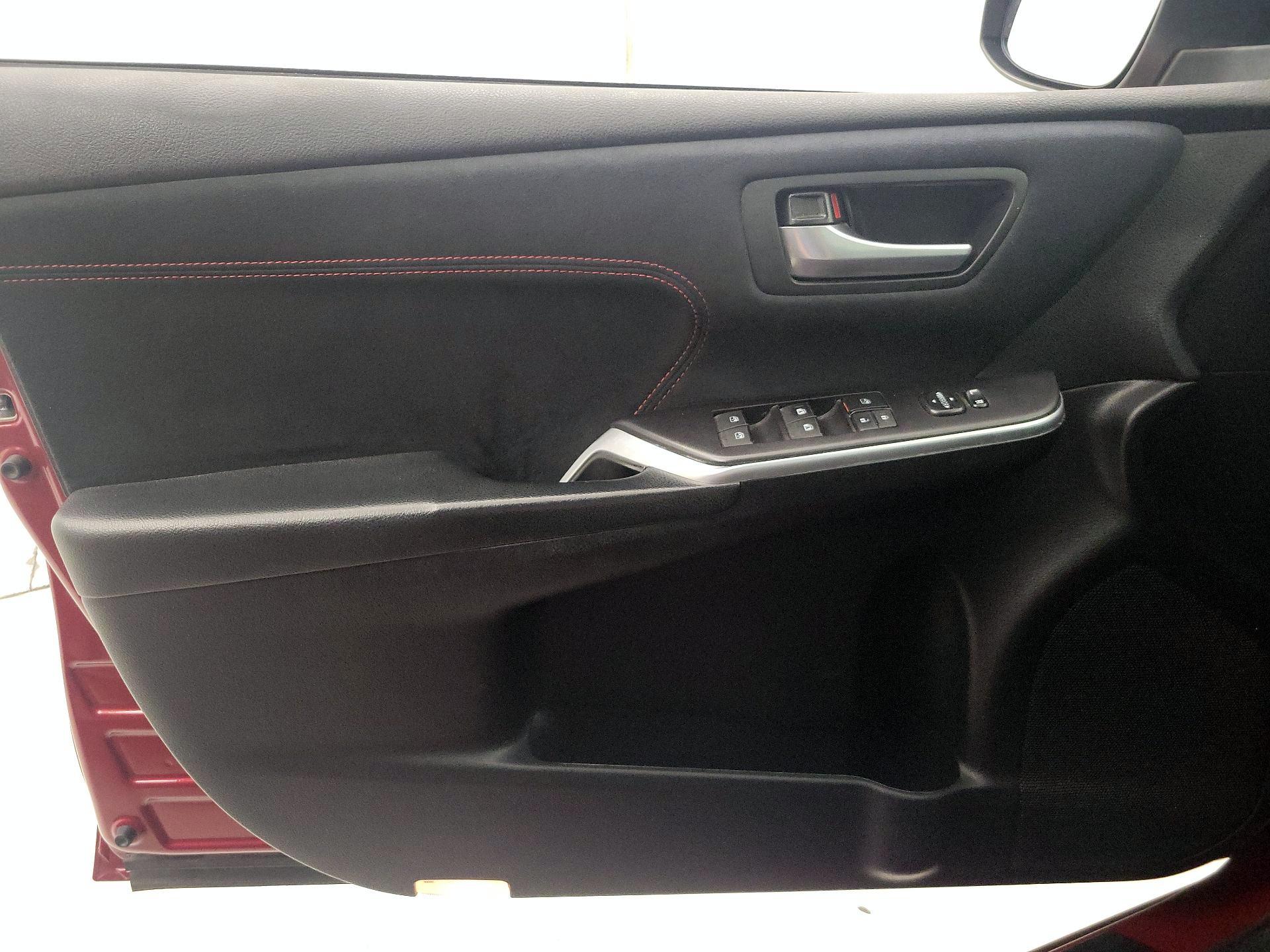 Thumbnail: 2015 Toyota Camry - 12