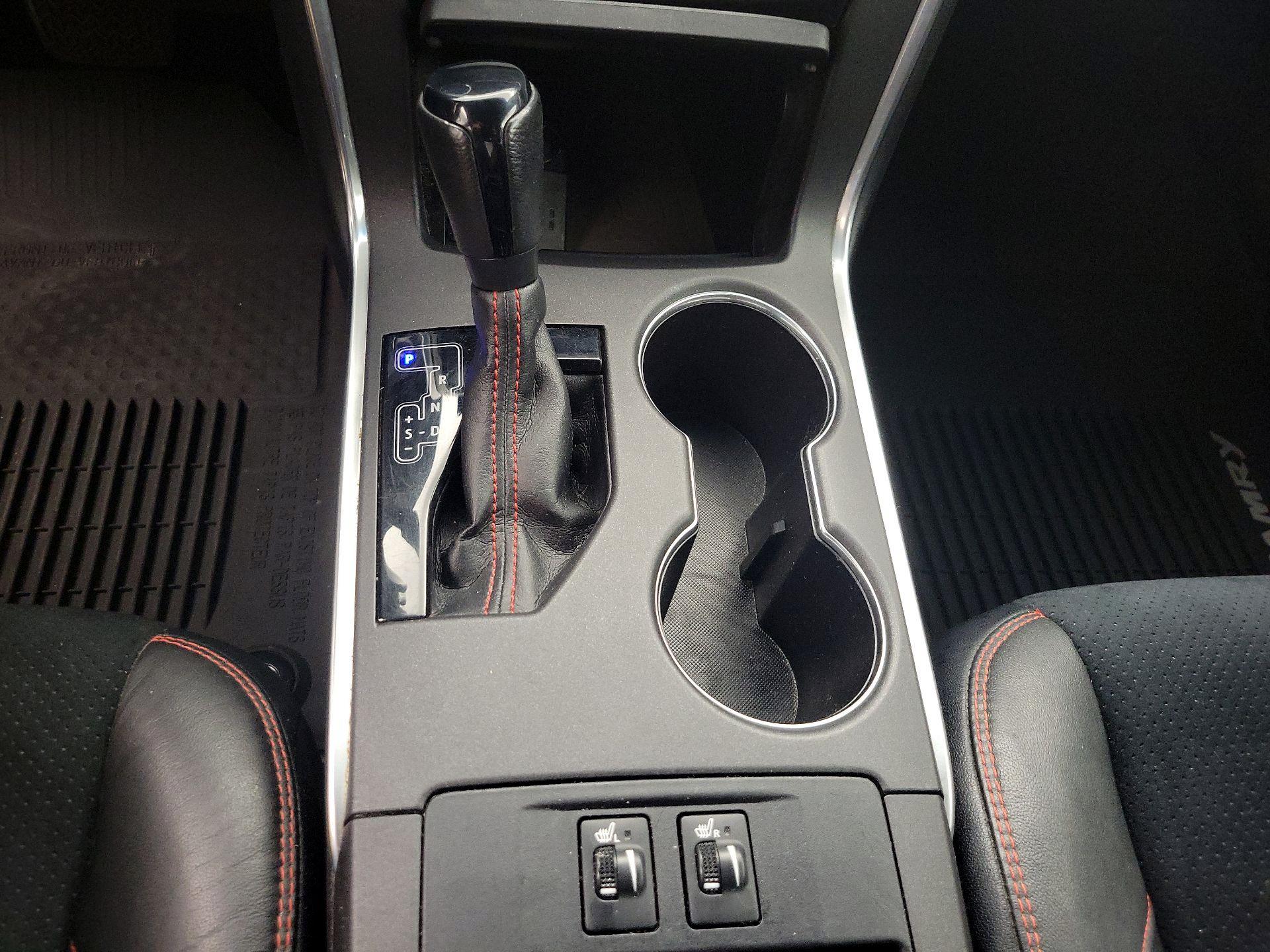 Thumbnail: 2015 Toyota Camry - 17