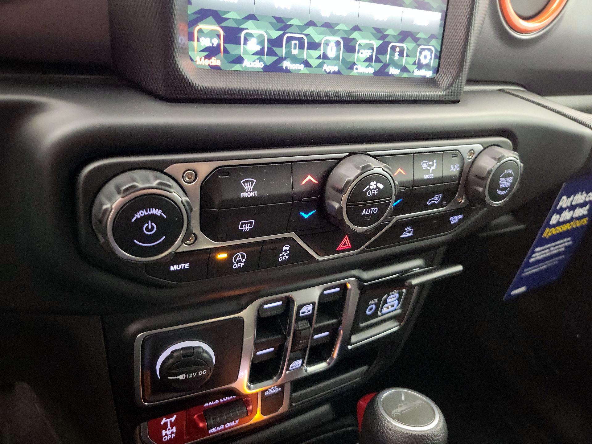 Thumbnail: 2023 Jeep Gladiator - 17