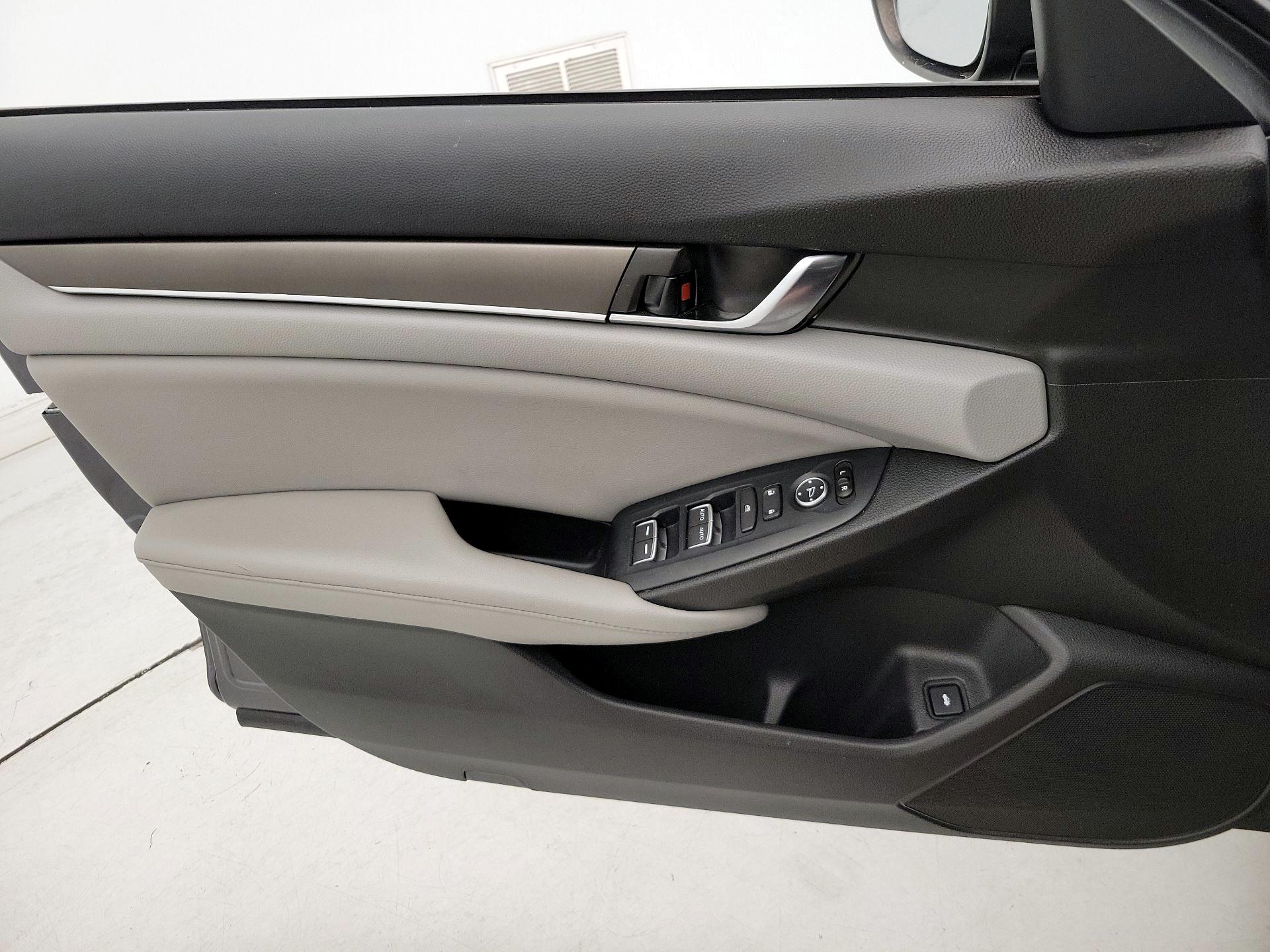 Thumbnail: 2019 Honda Accord - 12