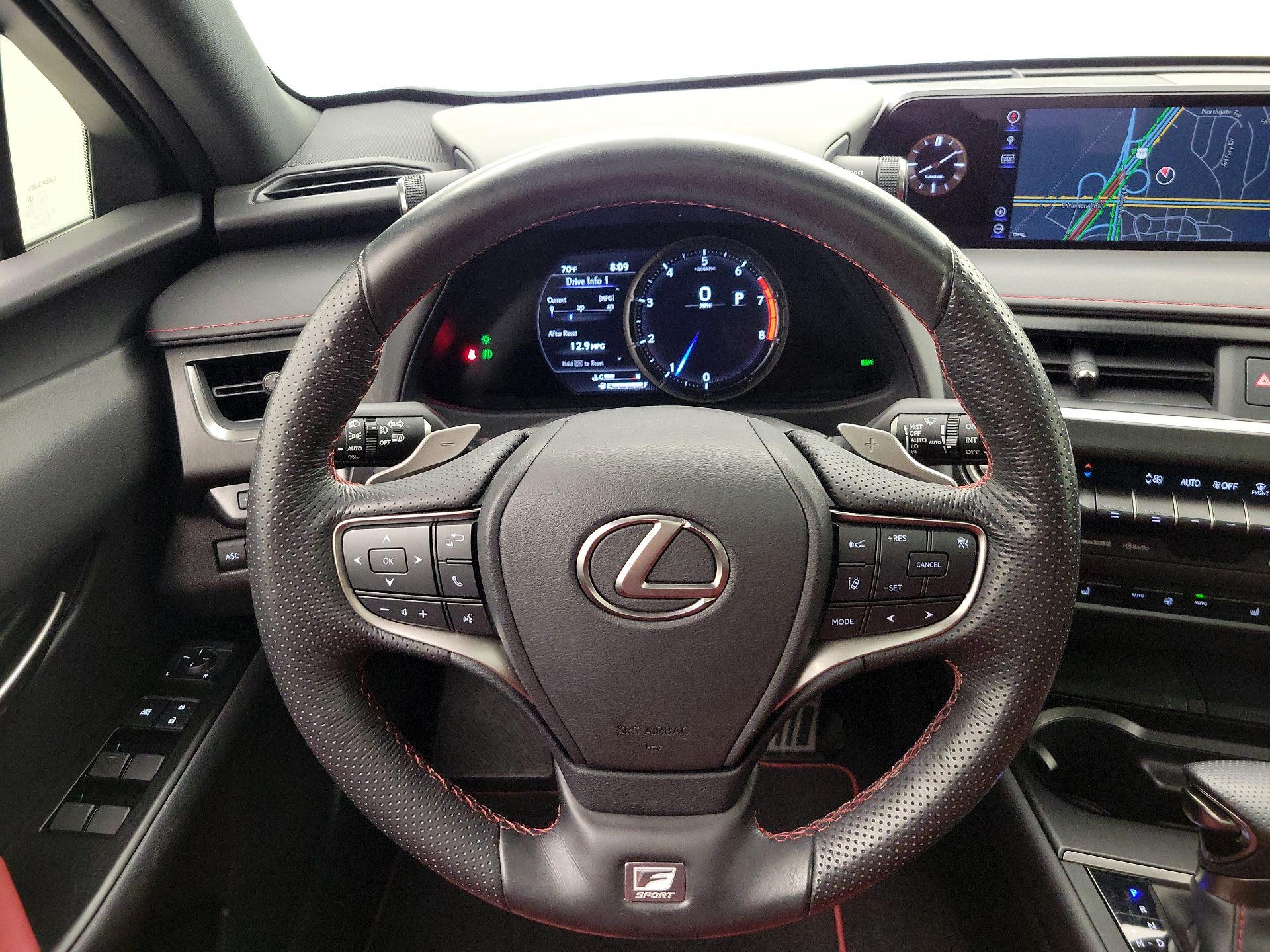 Thumbnail: 2019 Lexus UX - 10