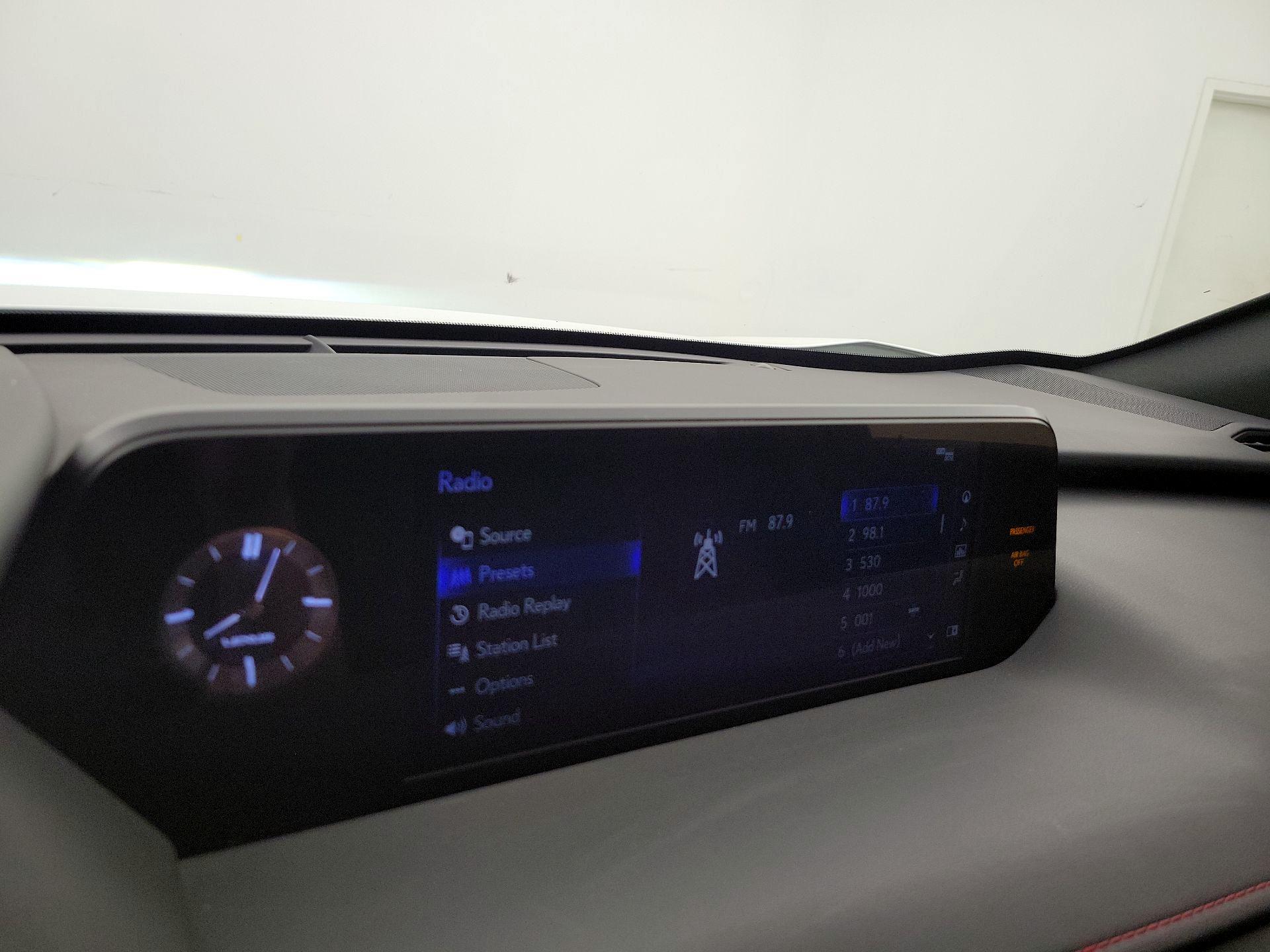 Thumbnail: 2019 Lexus UX - 16