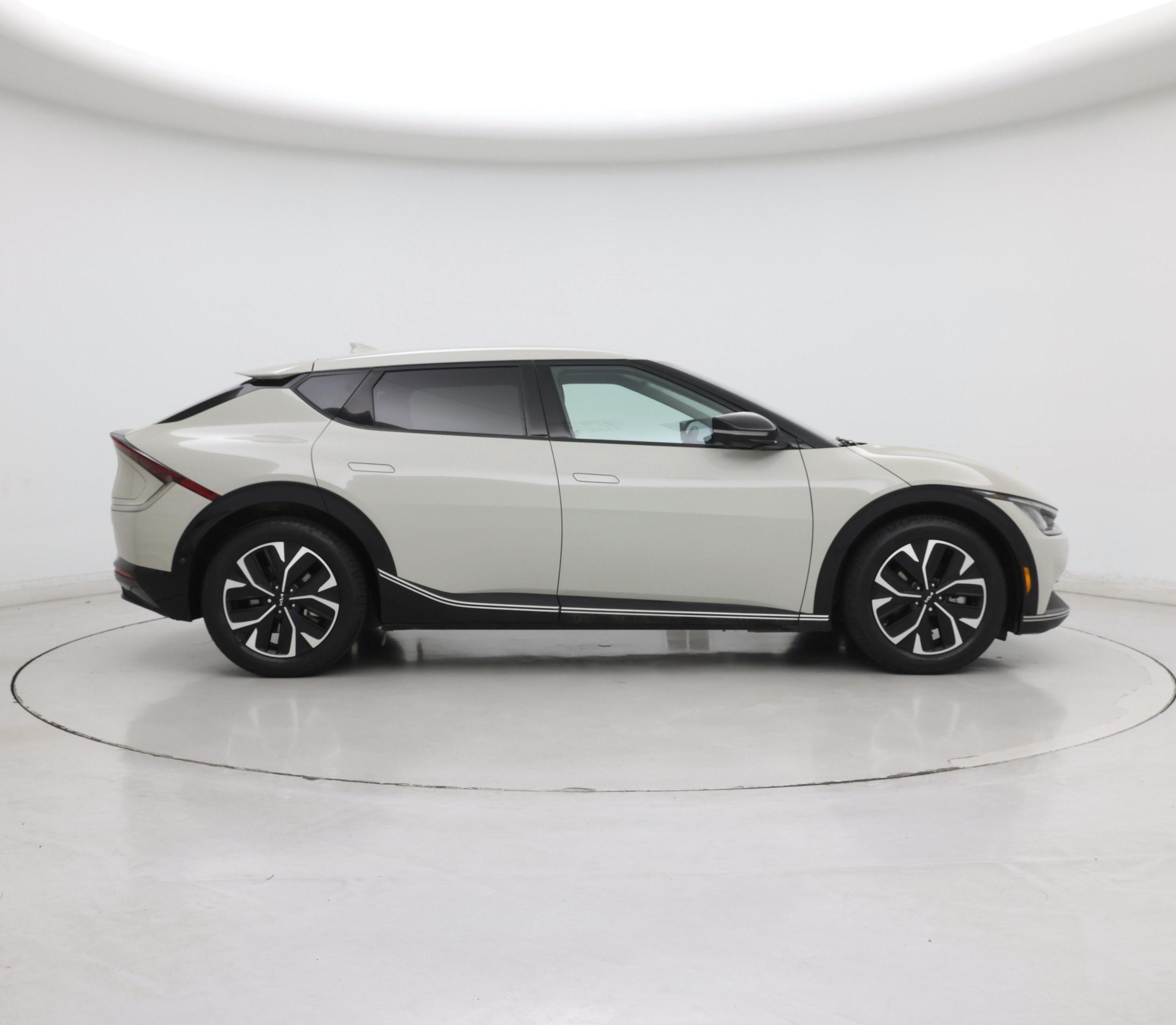 Thumbnail: 2022 Kia EV6 - 7