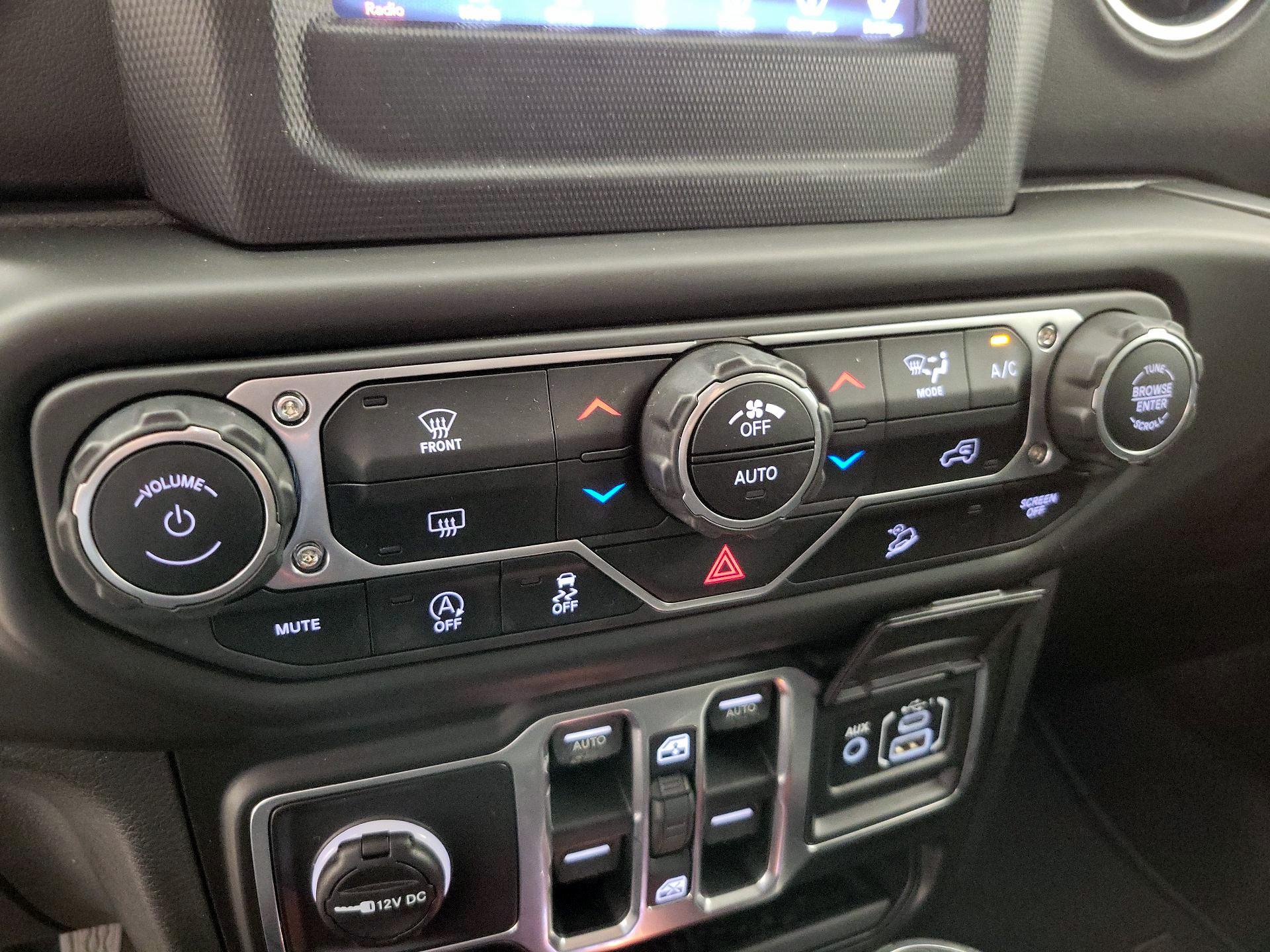 Thumbnail: 2018 Jeep Wrangler - 16