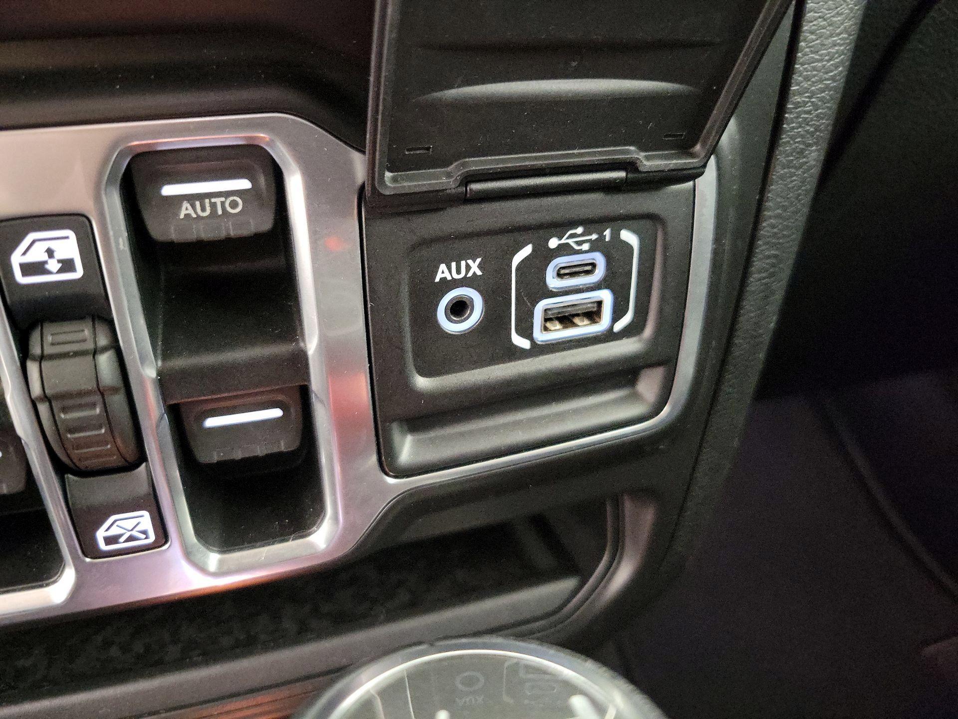 Thumbnail: 2018 Jeep Wrangler - 18