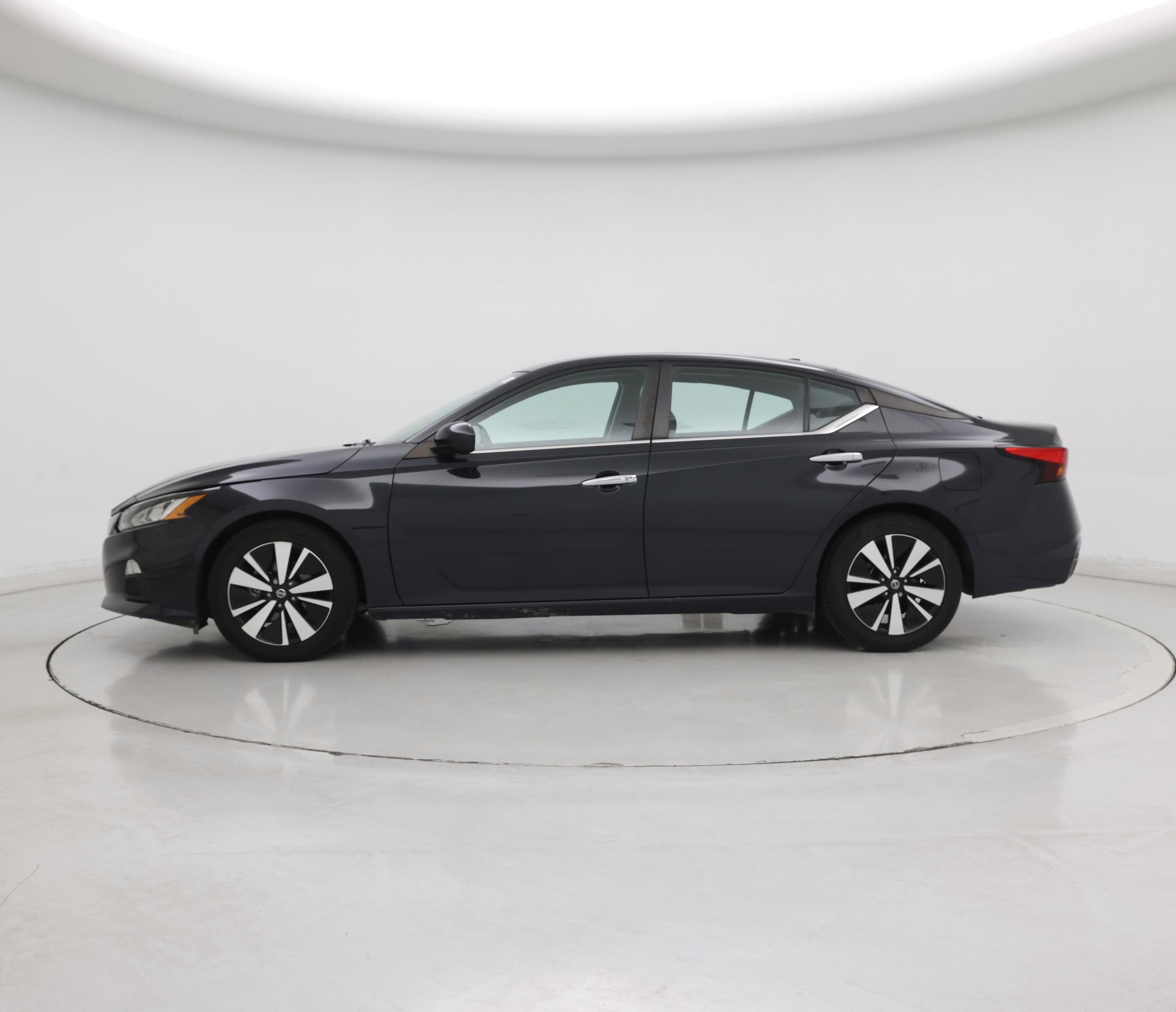 Thumbnail: 2022 Nissan Altima - 3