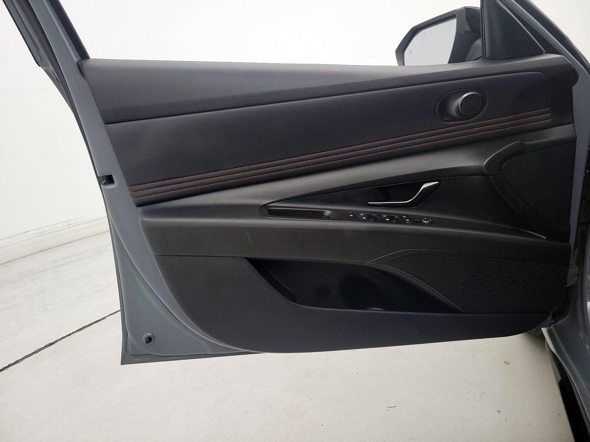 Thumbnail: 2021 Hyundai Elantra - 12