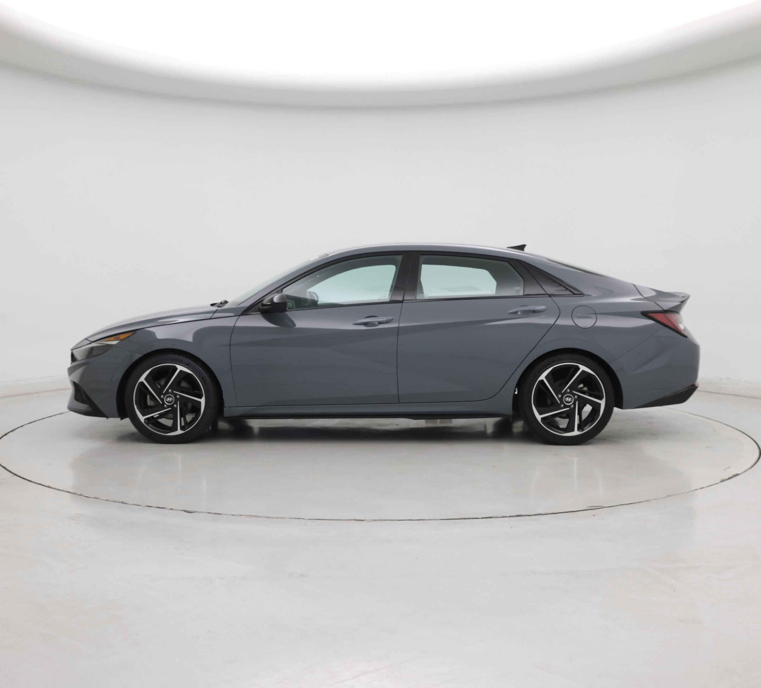 Thumbnail: 2021 Hyundai Elantra - 3