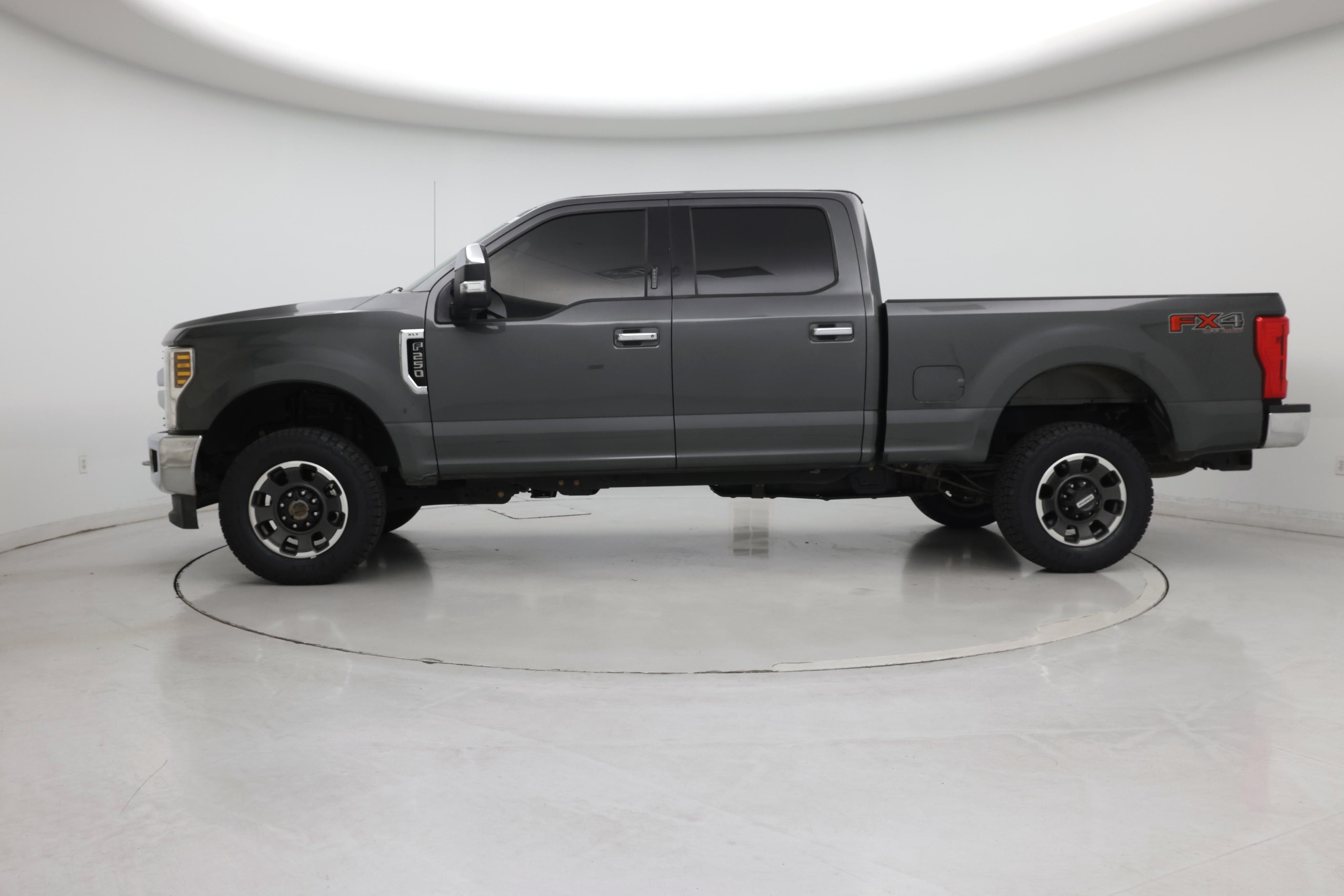 Thumbnail: 2018 Ford F-250 - 3