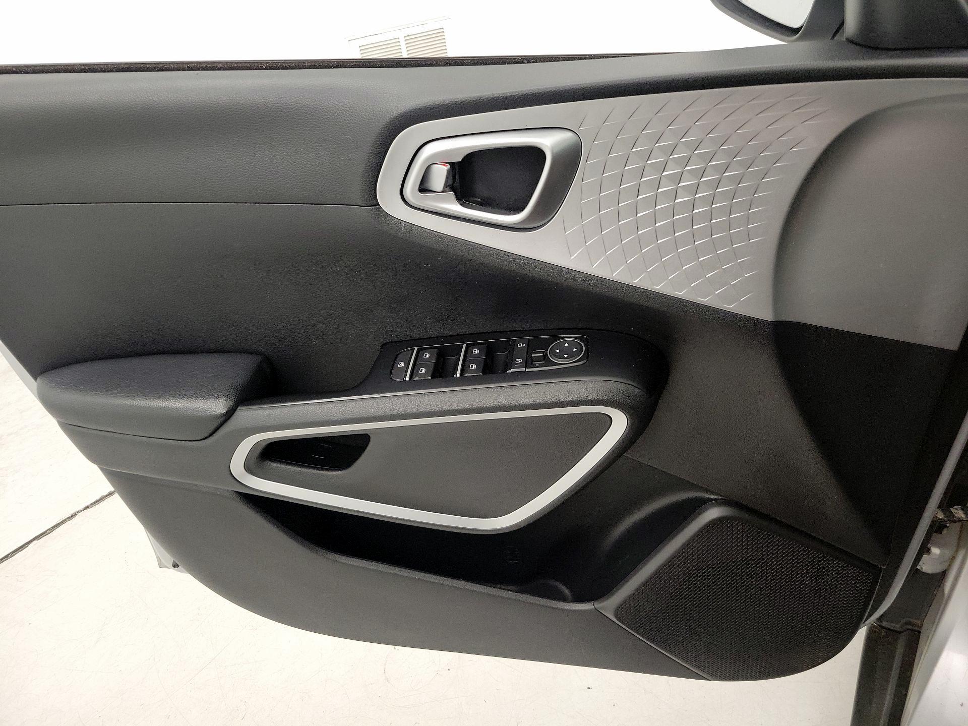 Thumbnail: 2020 Kia Soul - 12