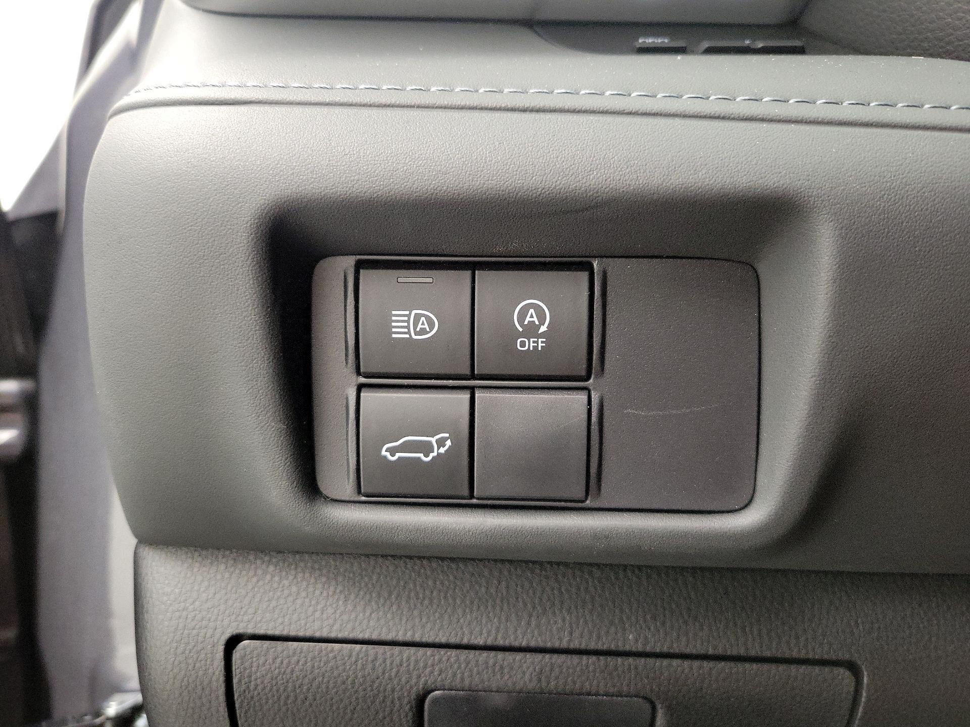 Thumbnail: 2023 Toyota Highlander - 13