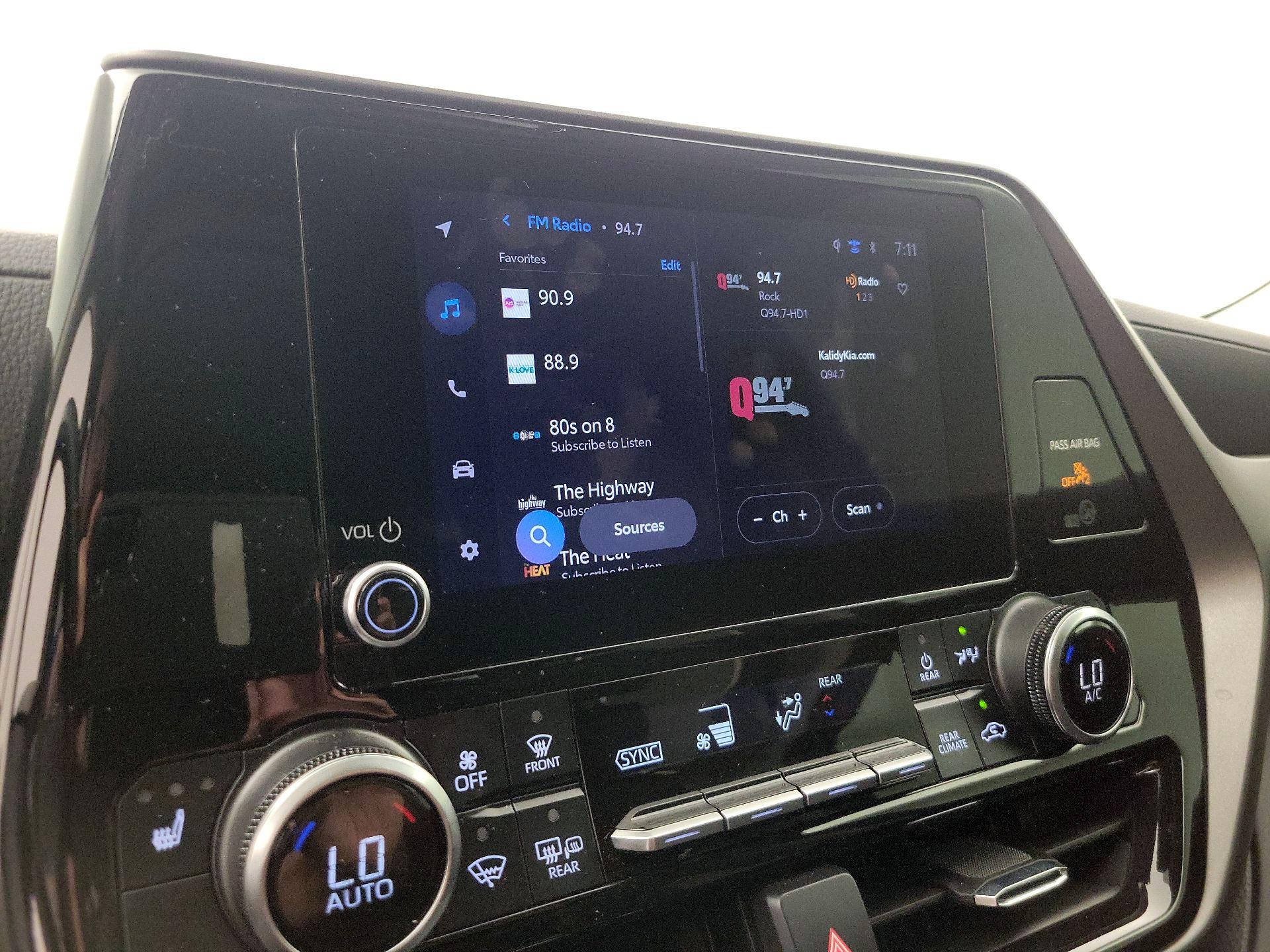 Thumbnail: 2023 Toyota Highlander - 15