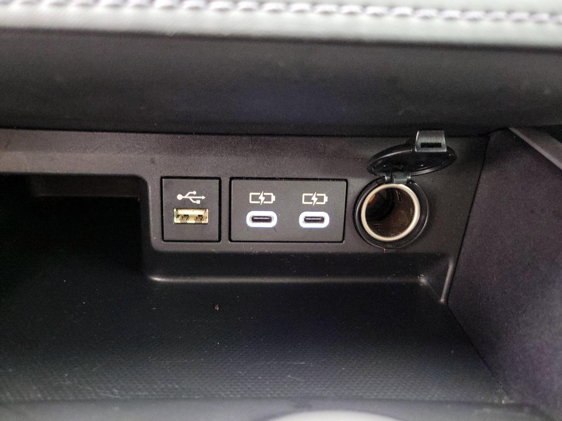 Thumbnail: 2023 Toyota Highlander - 18