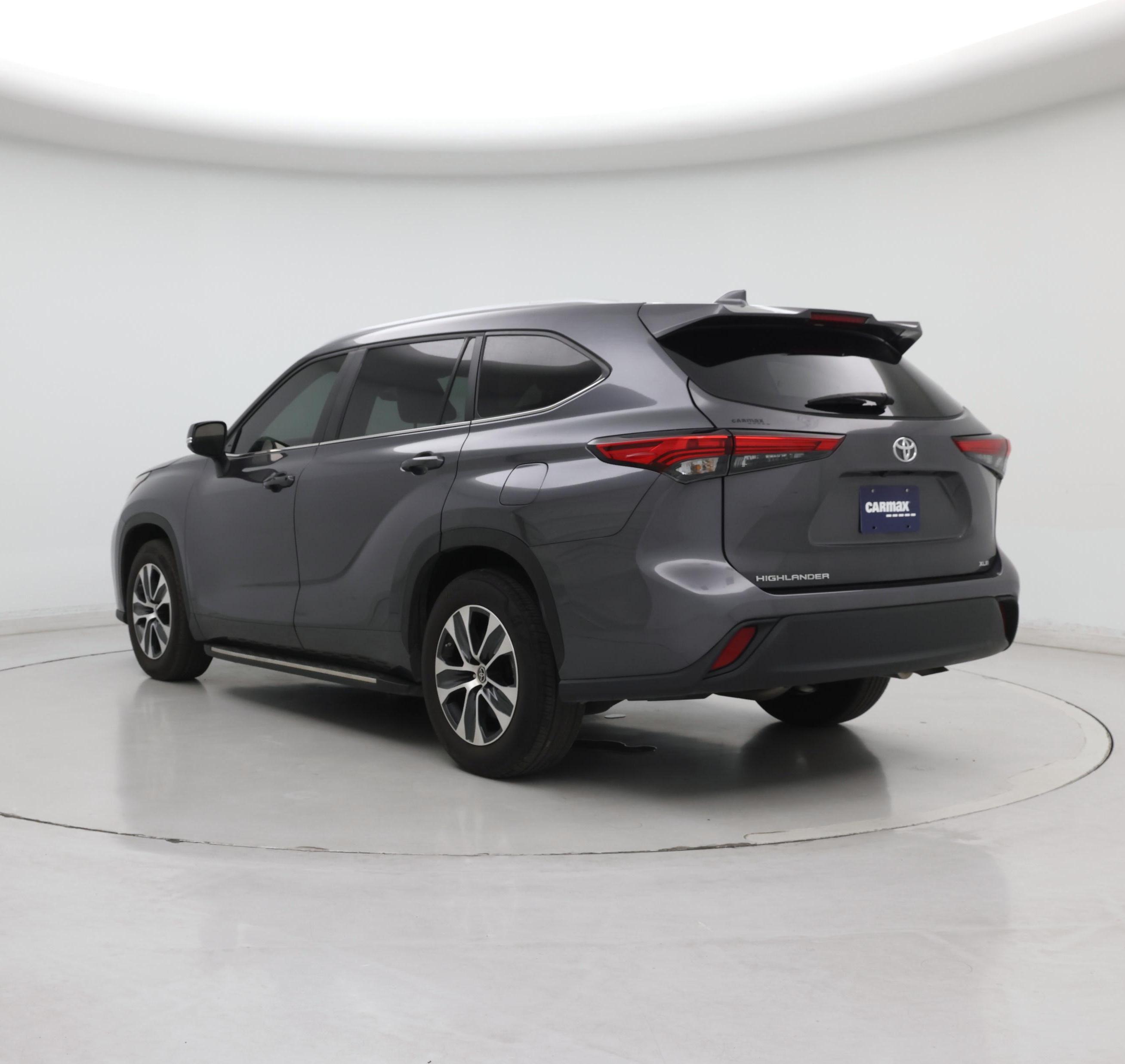 Thumbnail: 2023 Toyota Highlander - 2