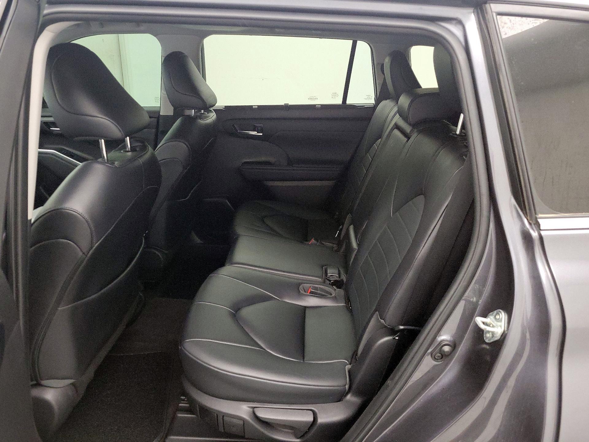 Thumbnail: 2023 Toyota Highlander - 20