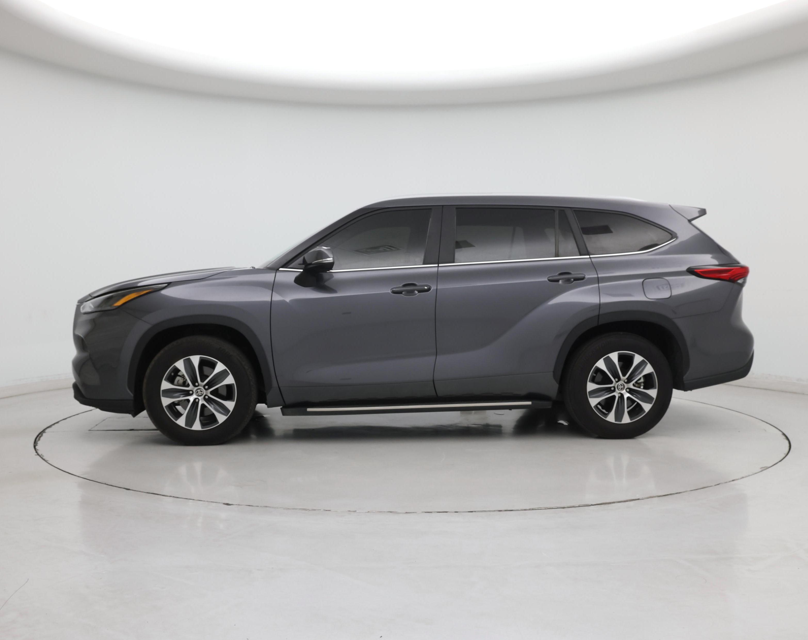 Thumbnail: 2023 Toyota Highlander - 3