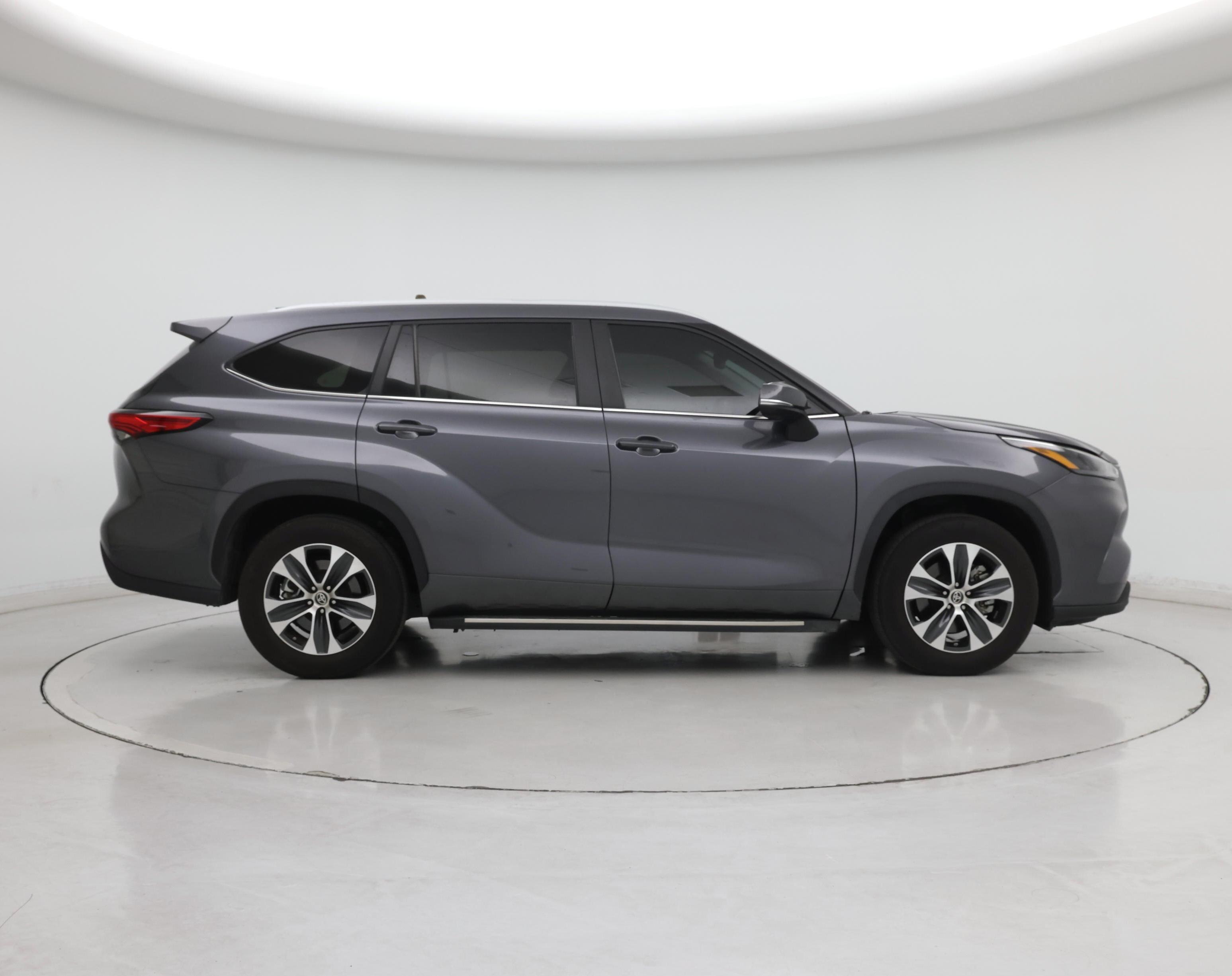 Thumbnail: 2023 Toyota Highlander - 7