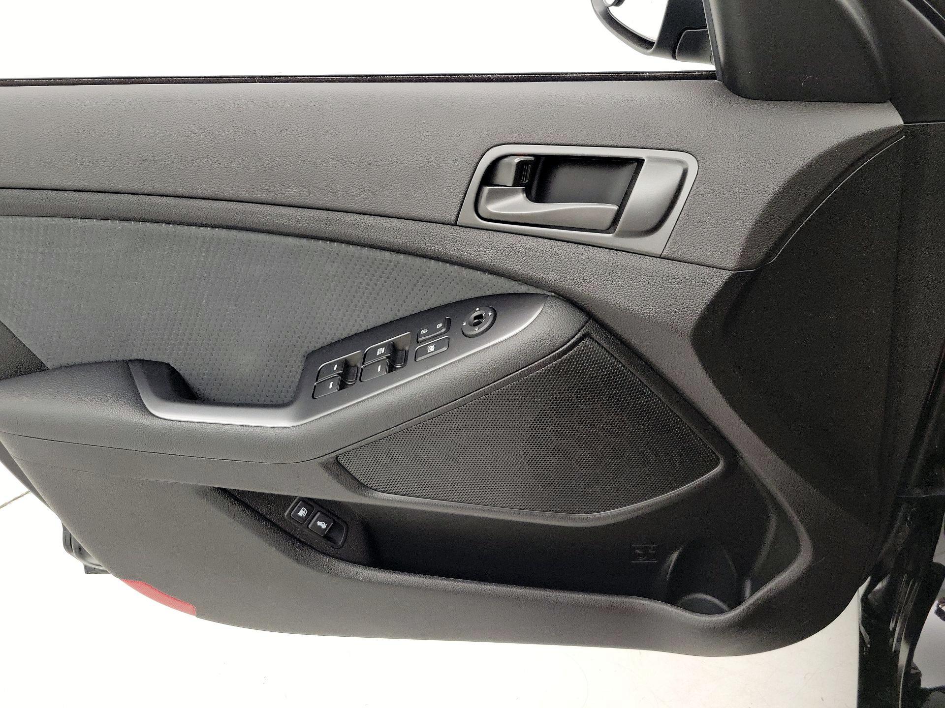 Thumbnail: 2015 Kia Optima - 12
