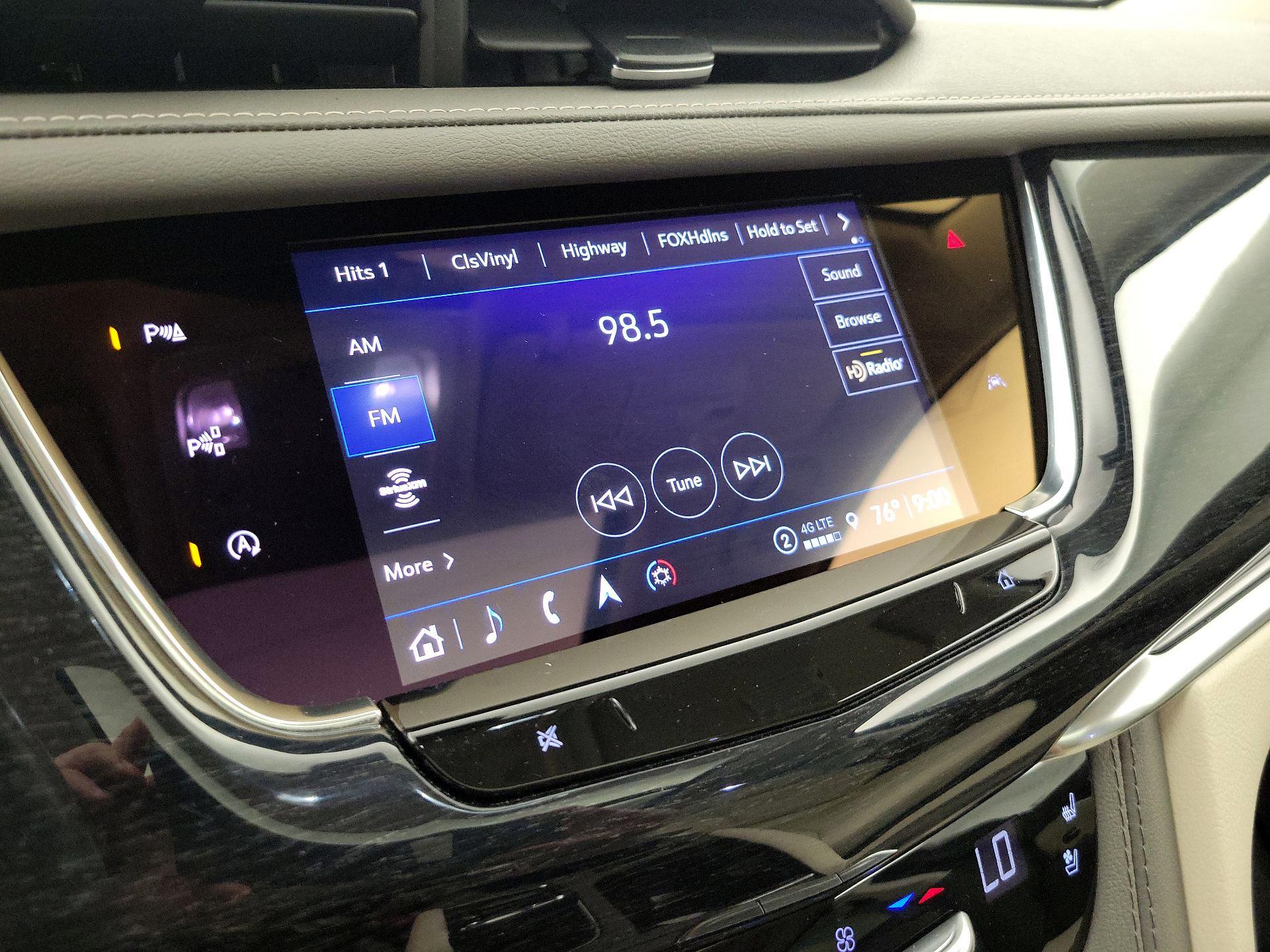 Thumbnail: 2023 Cadillac XT6 - 16
