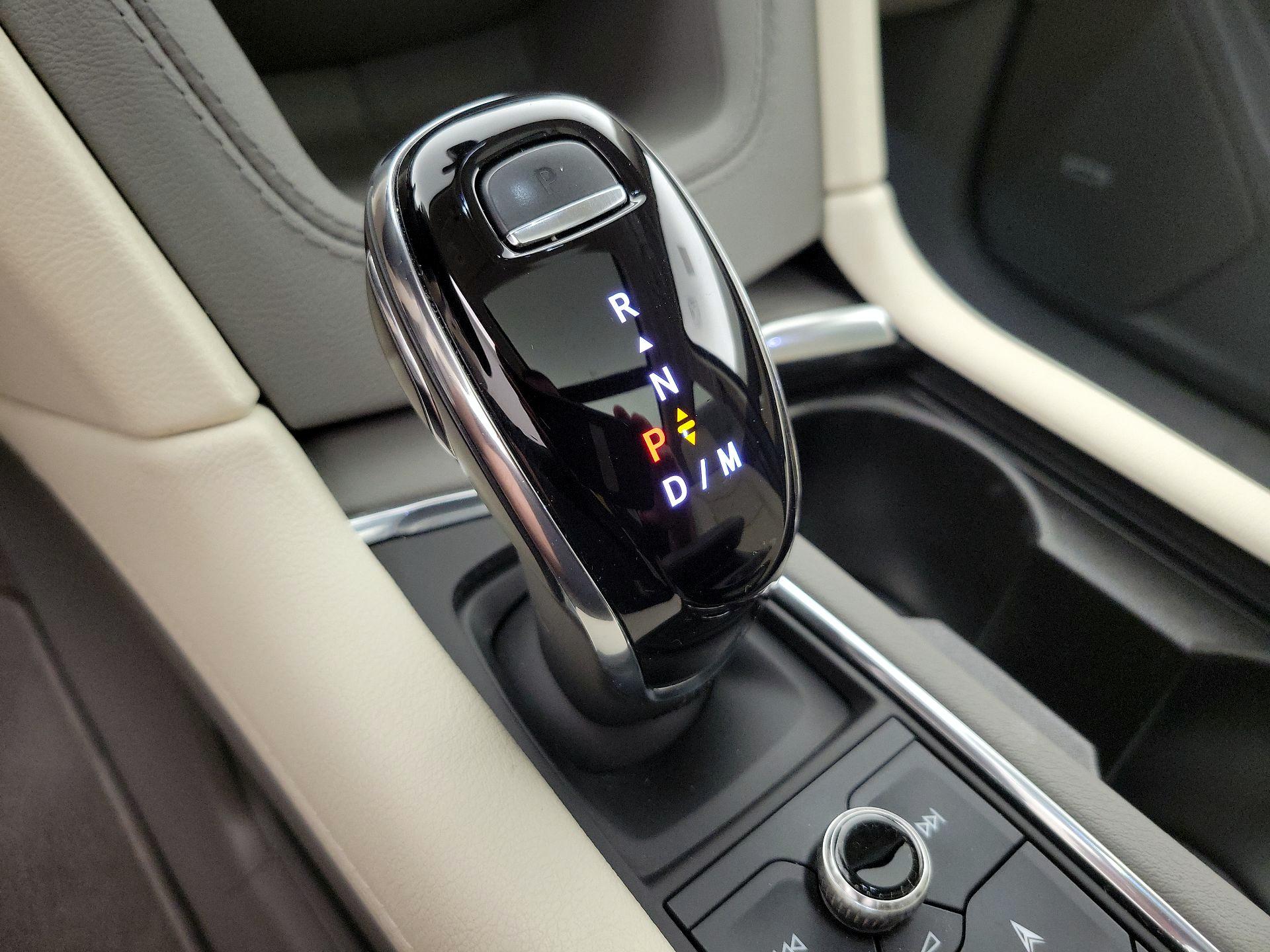 Thumbnail: 2023 Cadillac XT6 - 18