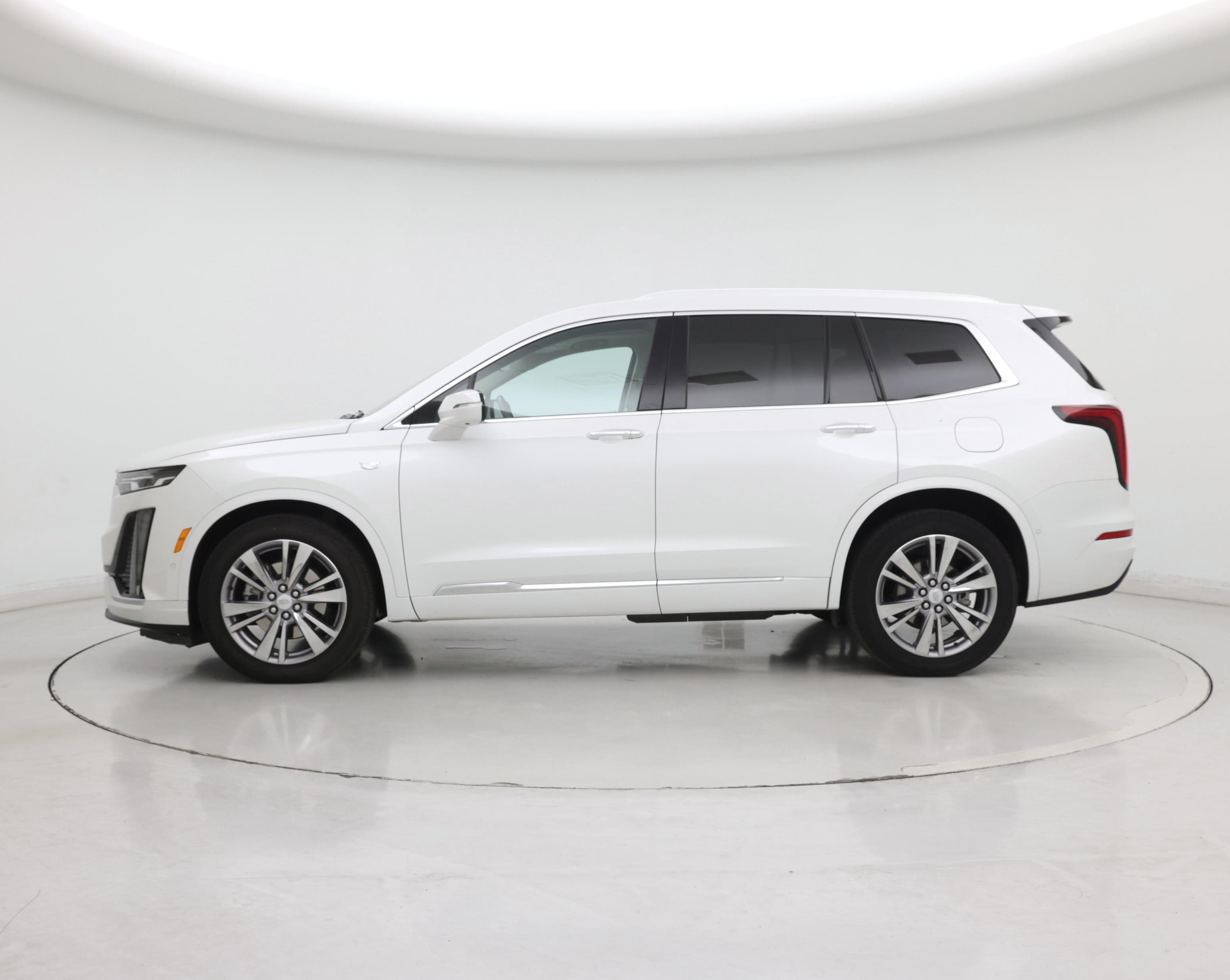 Thumbnail: 2023 Cadillac XT6 - 3