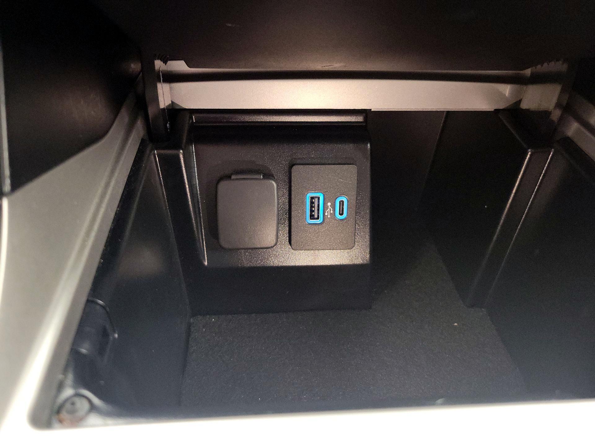 Thumbnail: 2021 Ford Explorer - 19