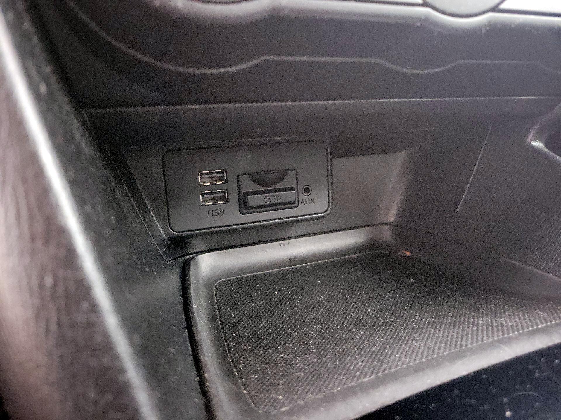 Thumbnail: 2015 Mazda Mazda3 - 17