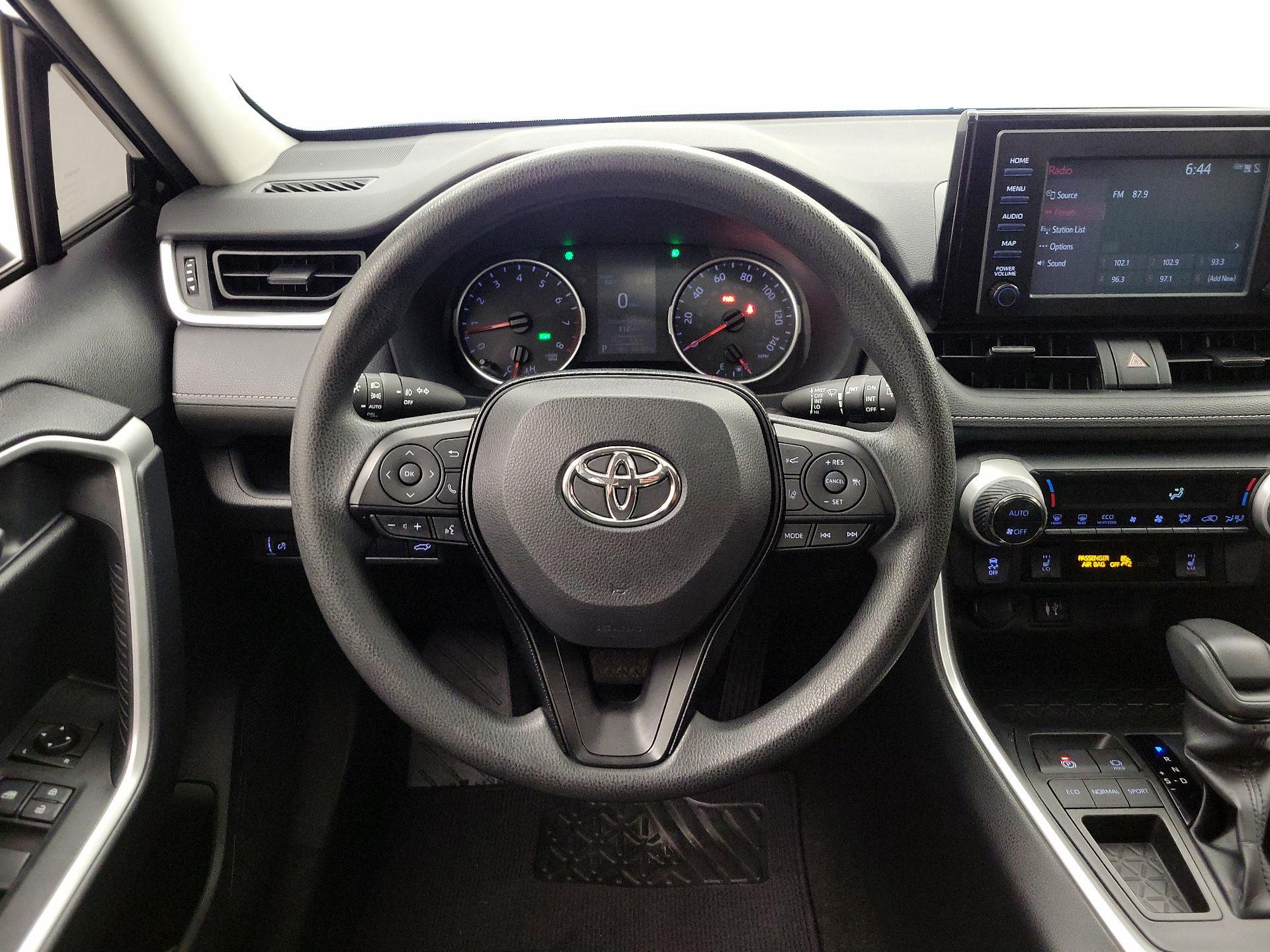 Thumbnail: 2019 Toyota RAV4 - 10