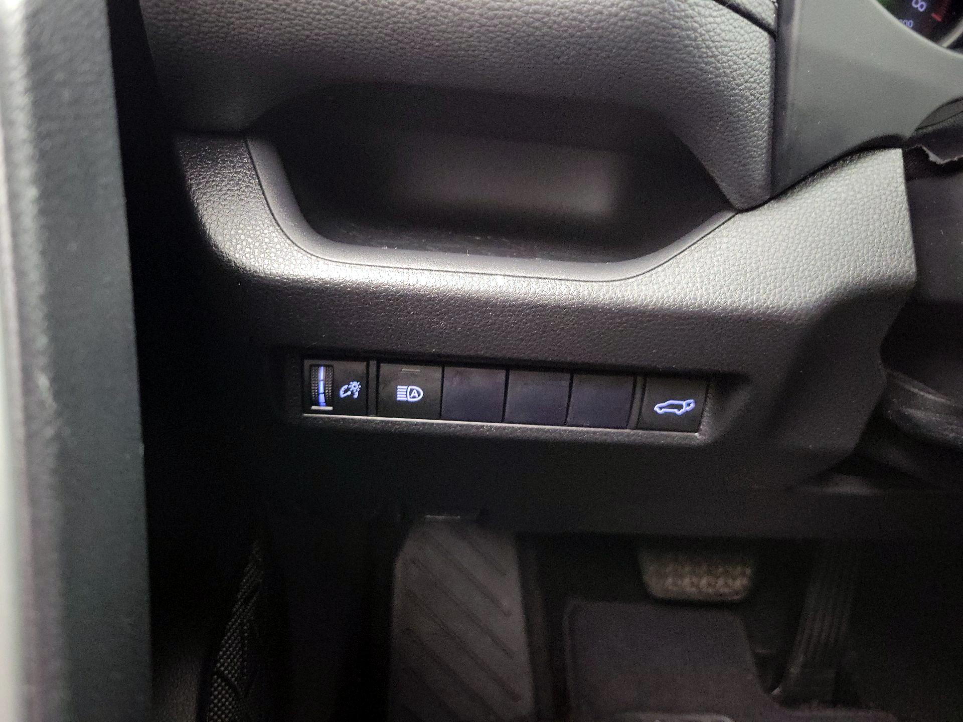 Thumbnail: 2019 Toyota RAV4 - 13