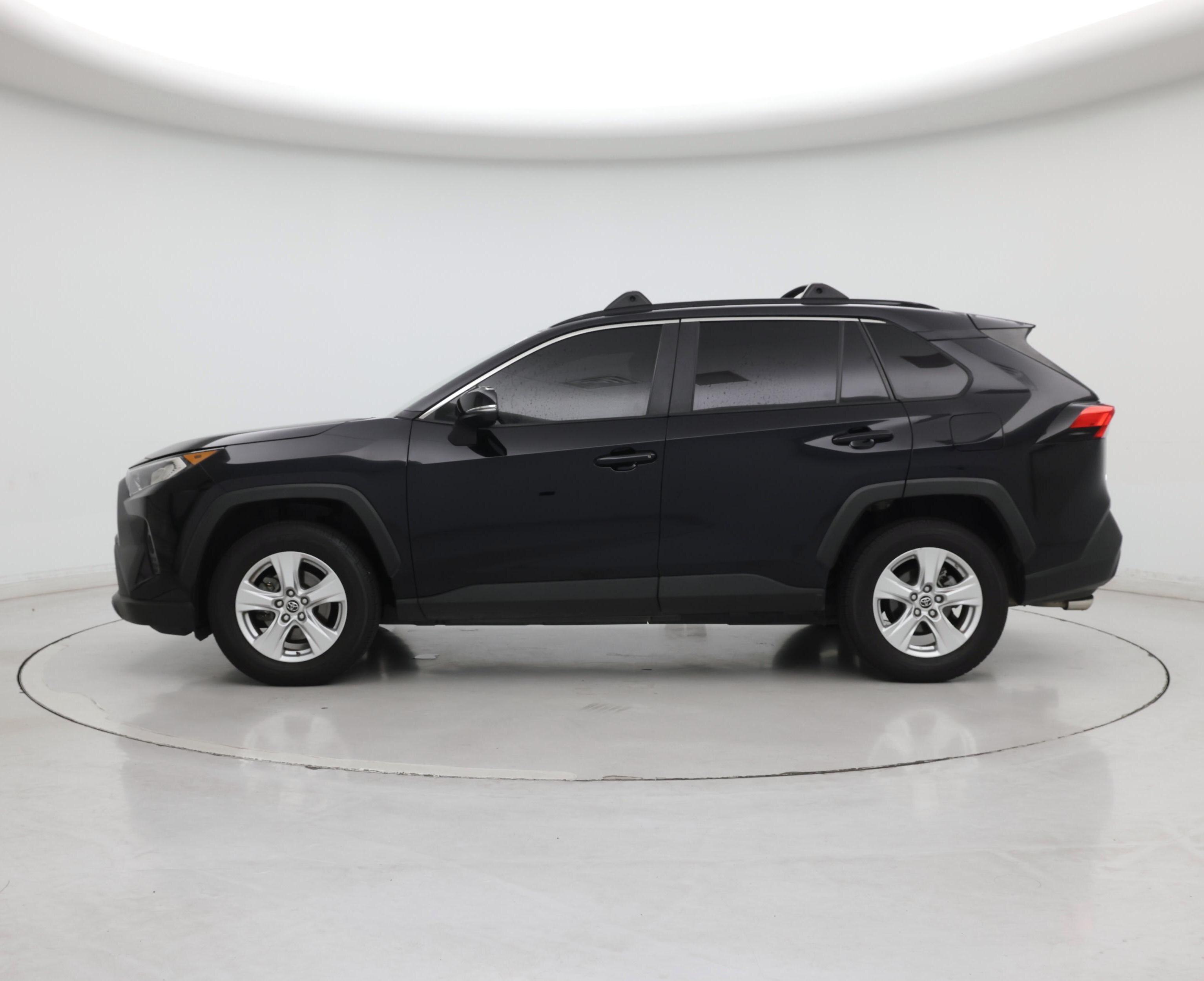Thumbnail: 2019 Toyota RAV4 - 3