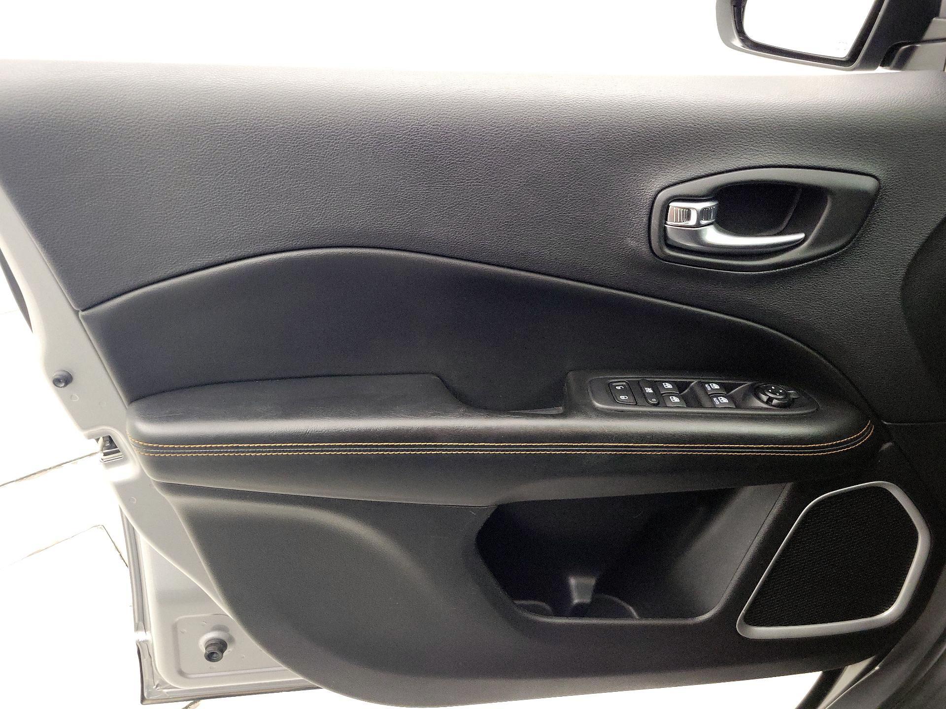 Thumbnail: 2019 Jeep Compass - 12
