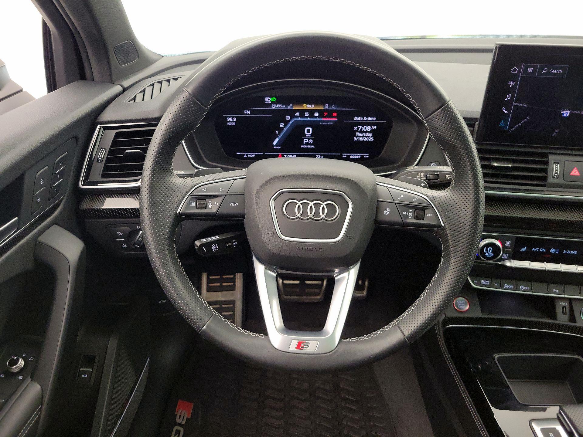 Thumbnail: 2023 Audi SQ5 - 10