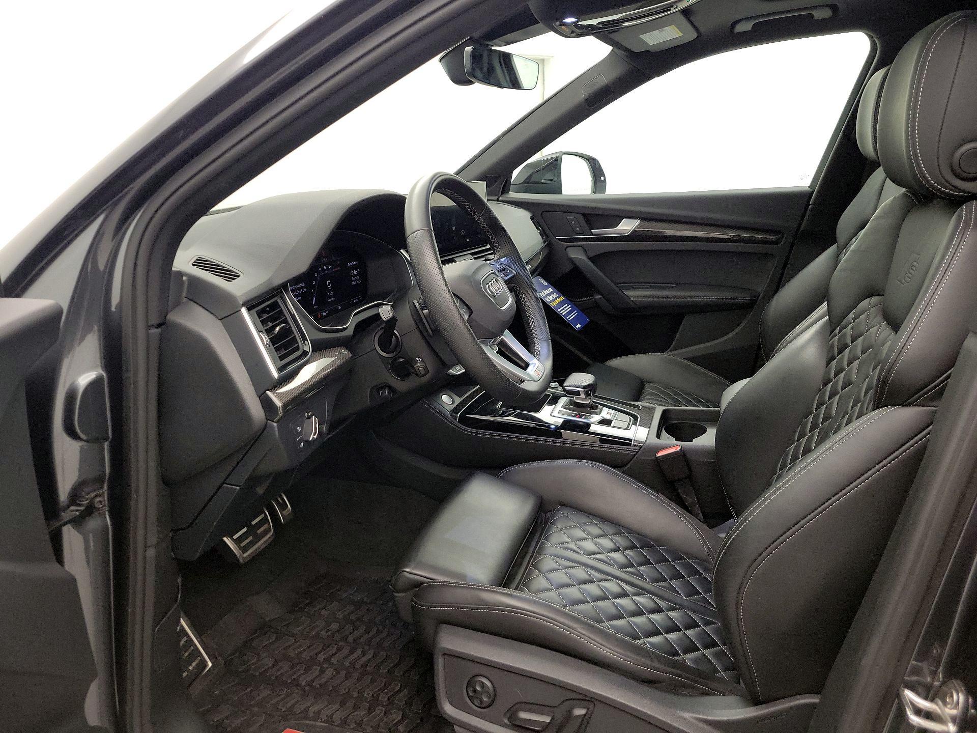 Thumbnail: 2023 Audi SQ5 - 11