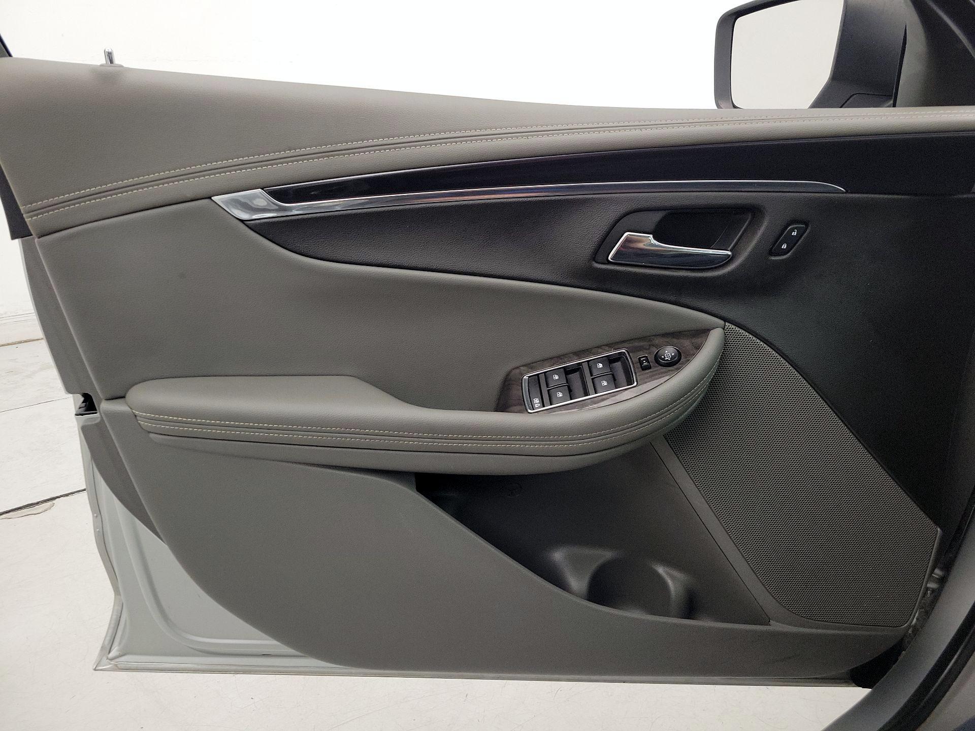 Thumbnail: 2015 Chevrolet Impala - 12