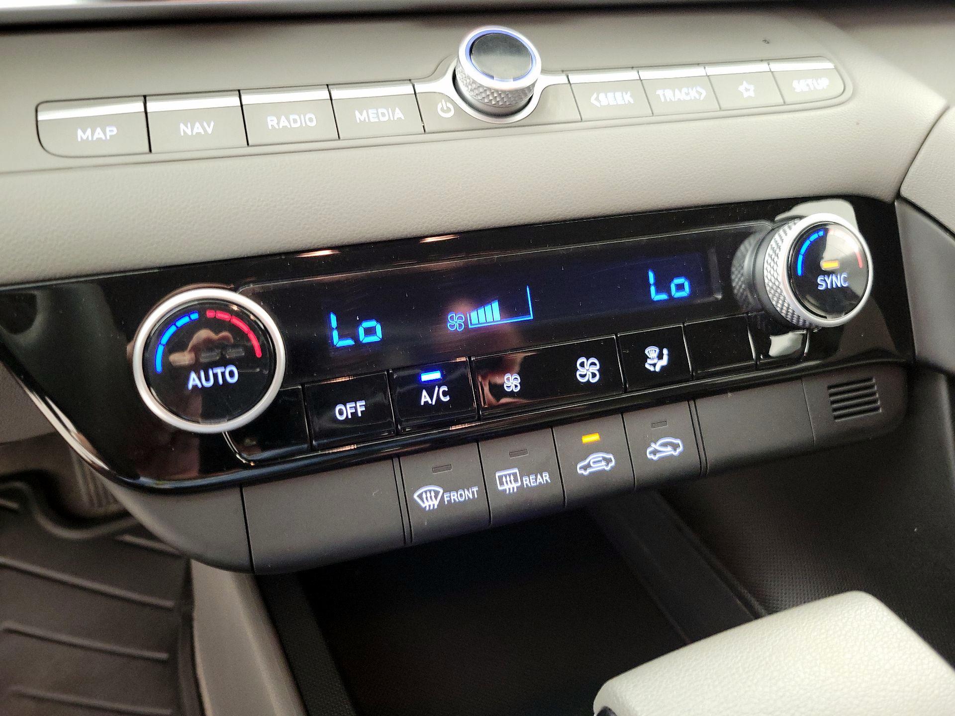 Thumbnail: 2024 Hyundai Elantra - 17