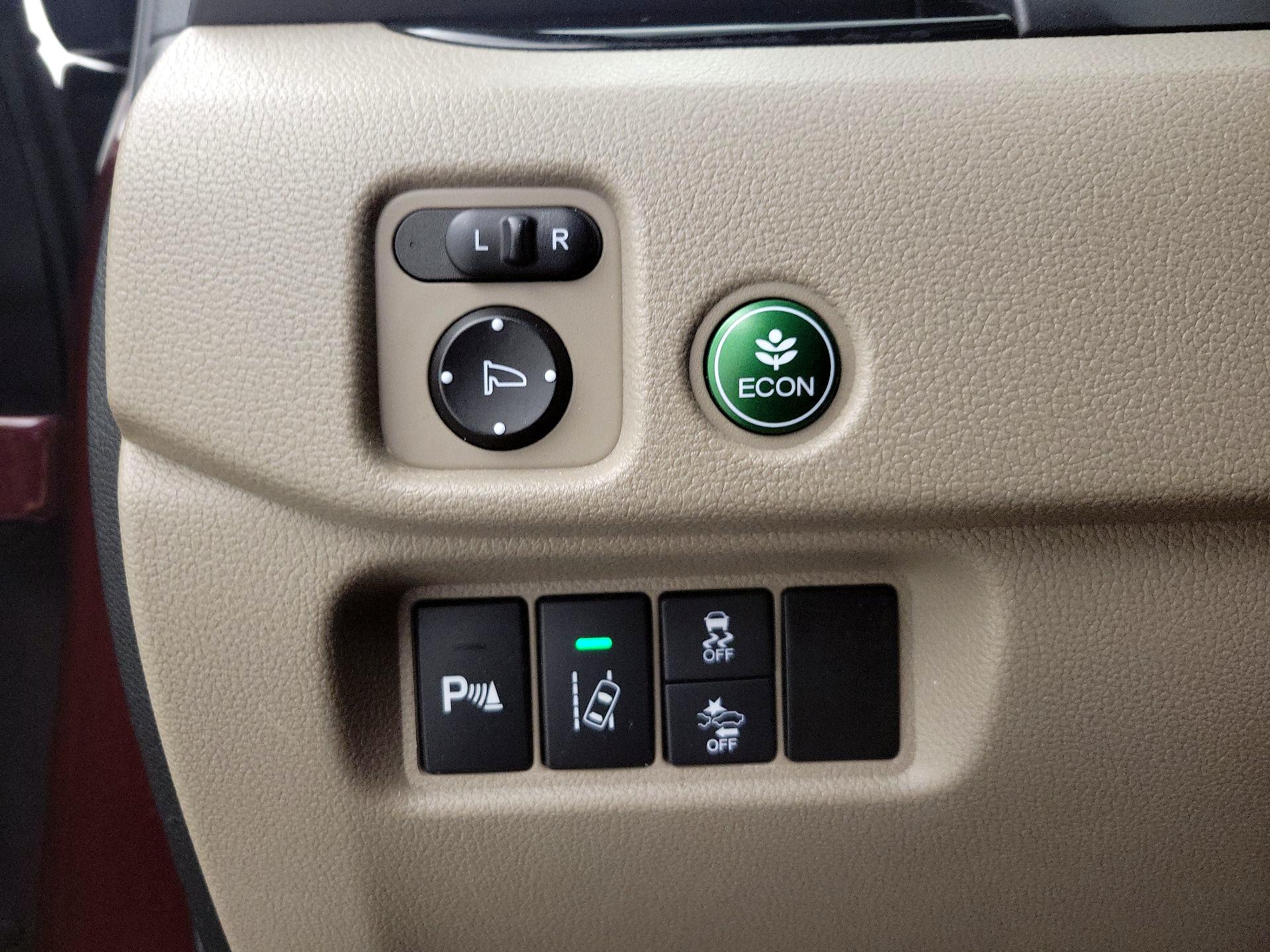 Thumbnail: 2016 Honda Pilot - 13