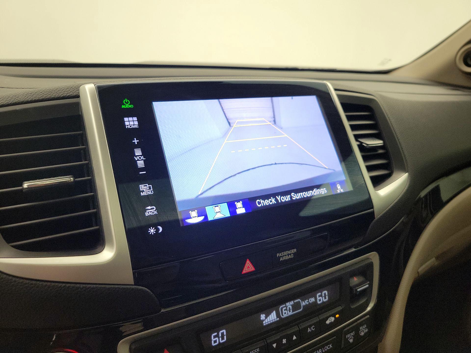 Thumbnail: 2016 Honda Pilot - 15