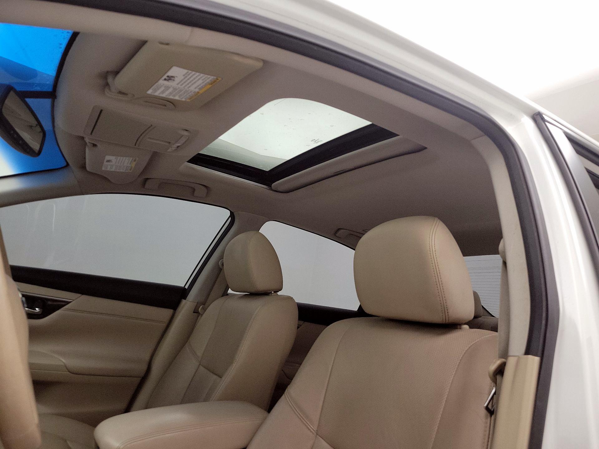 Thumbnail: 2014 Nissan Altima - 20