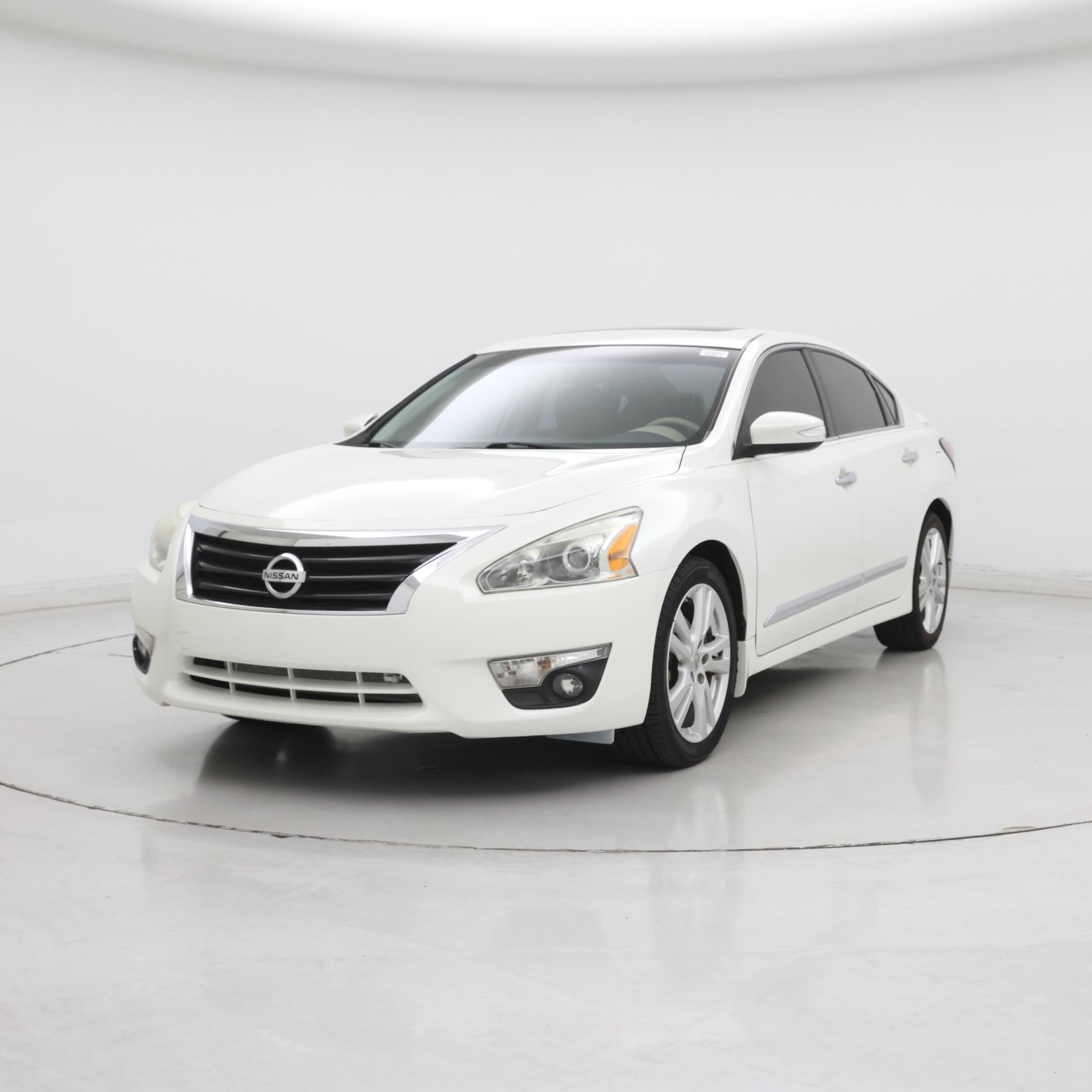 Thumbnail: 2014 Nissan Altima - 4