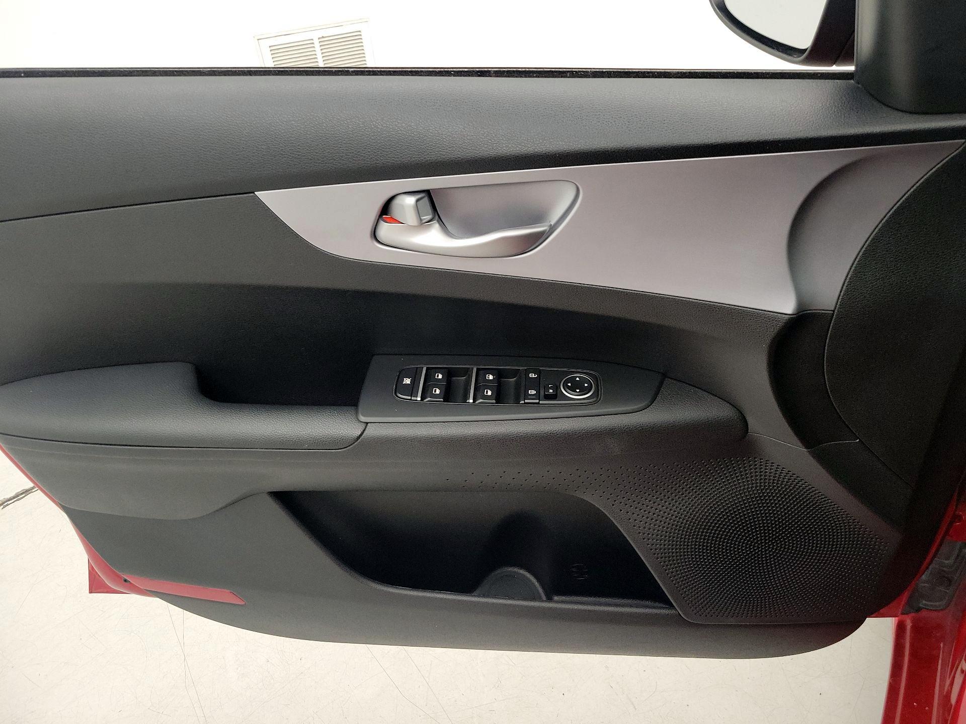 Thumbnail: 2023 Kia Forte - 12